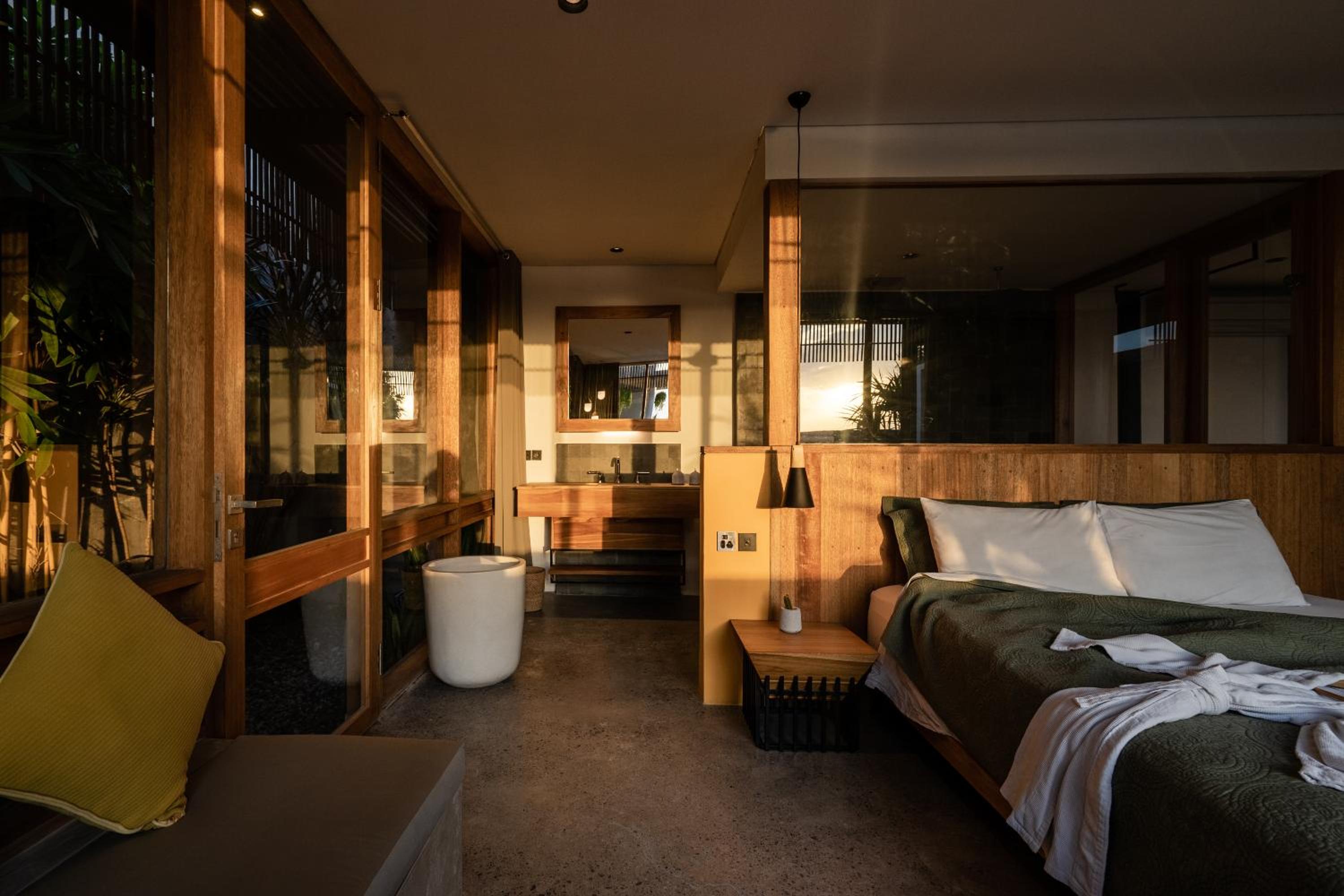 One-Bedroom Suite with Pool and One-Time Afternoon Tea  - Photo 12