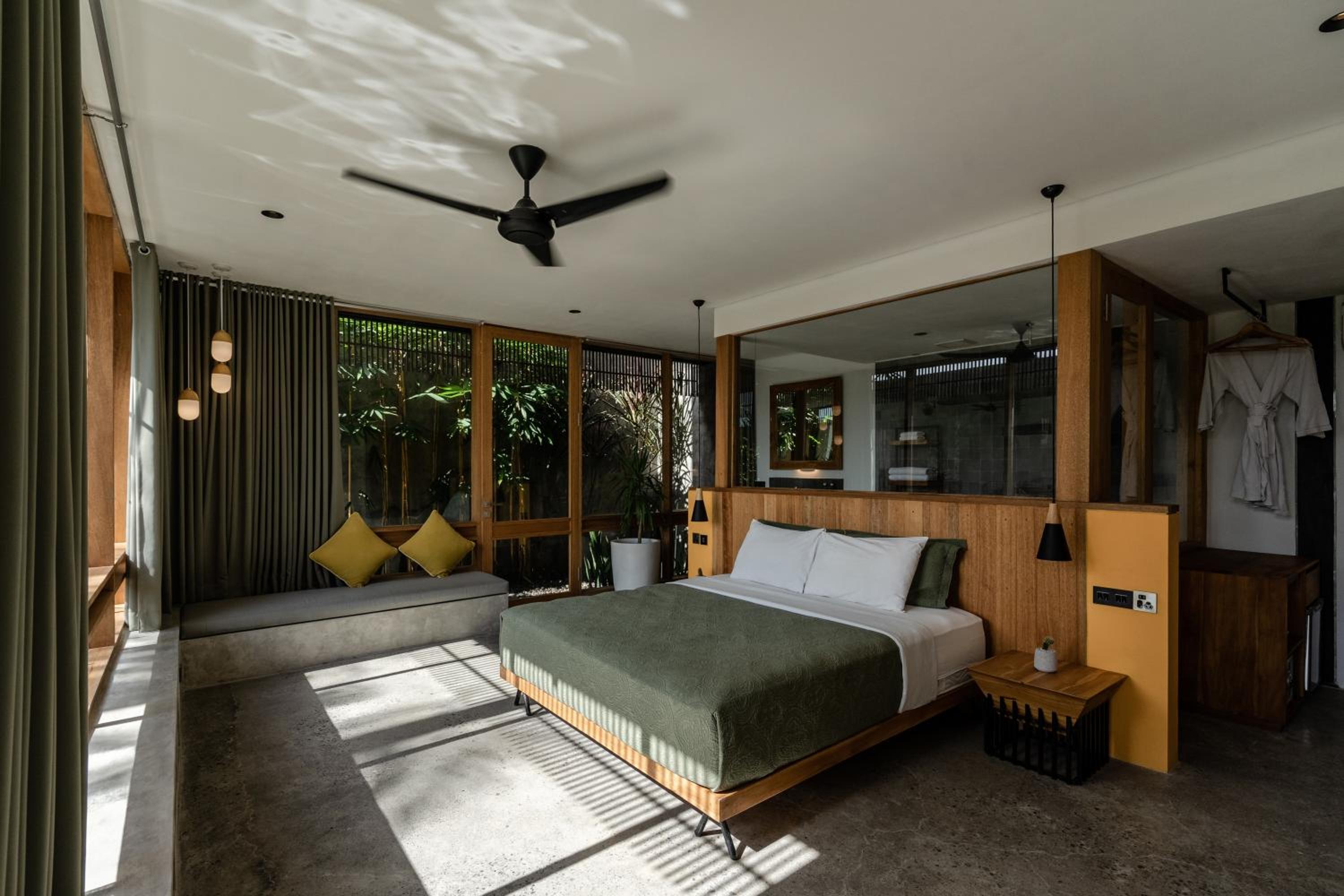 One-Bedroom Suite with Pool and One-Time Afternoon Tea  - Photo 13