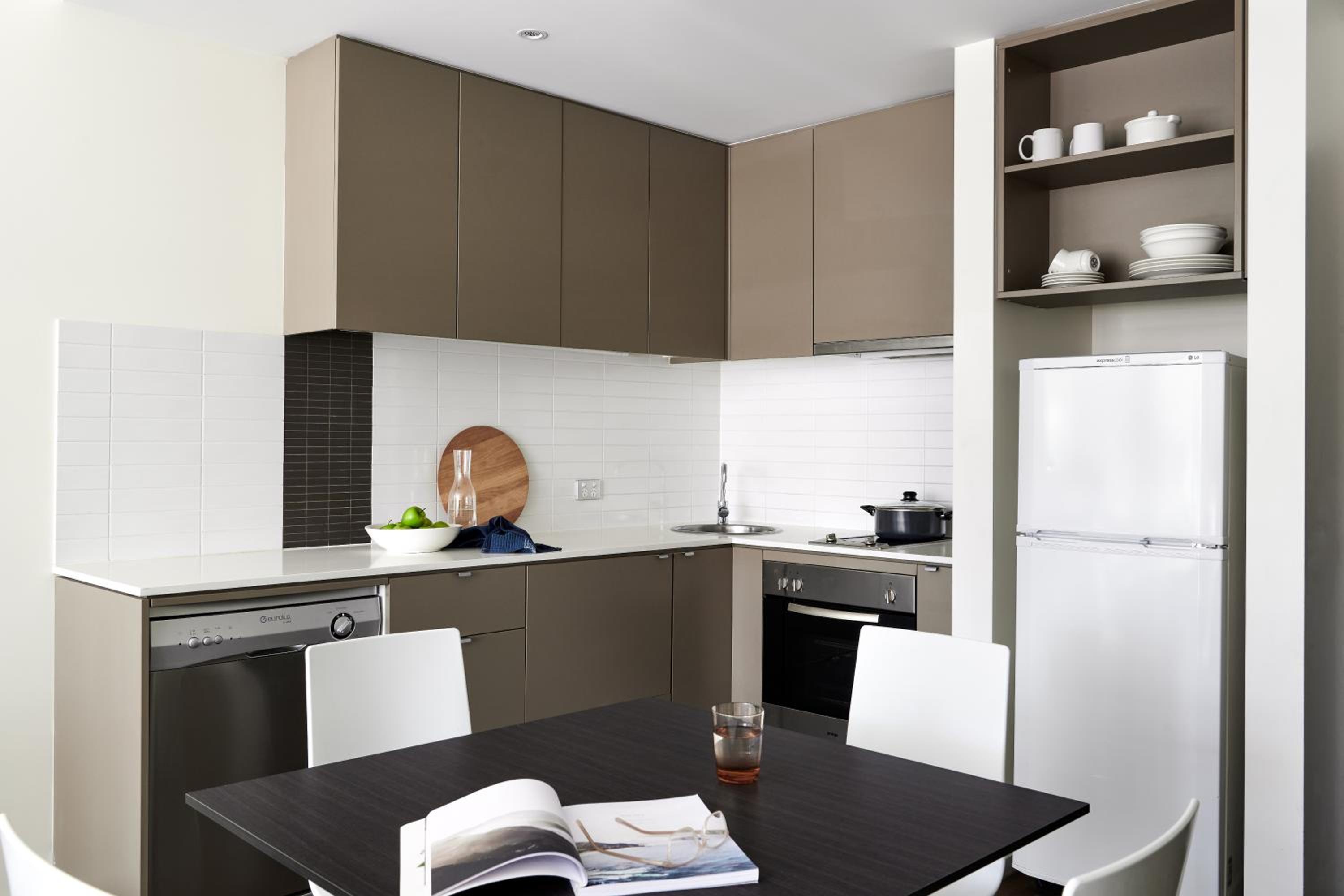 Two Bedroom Apartment  - Photo 3