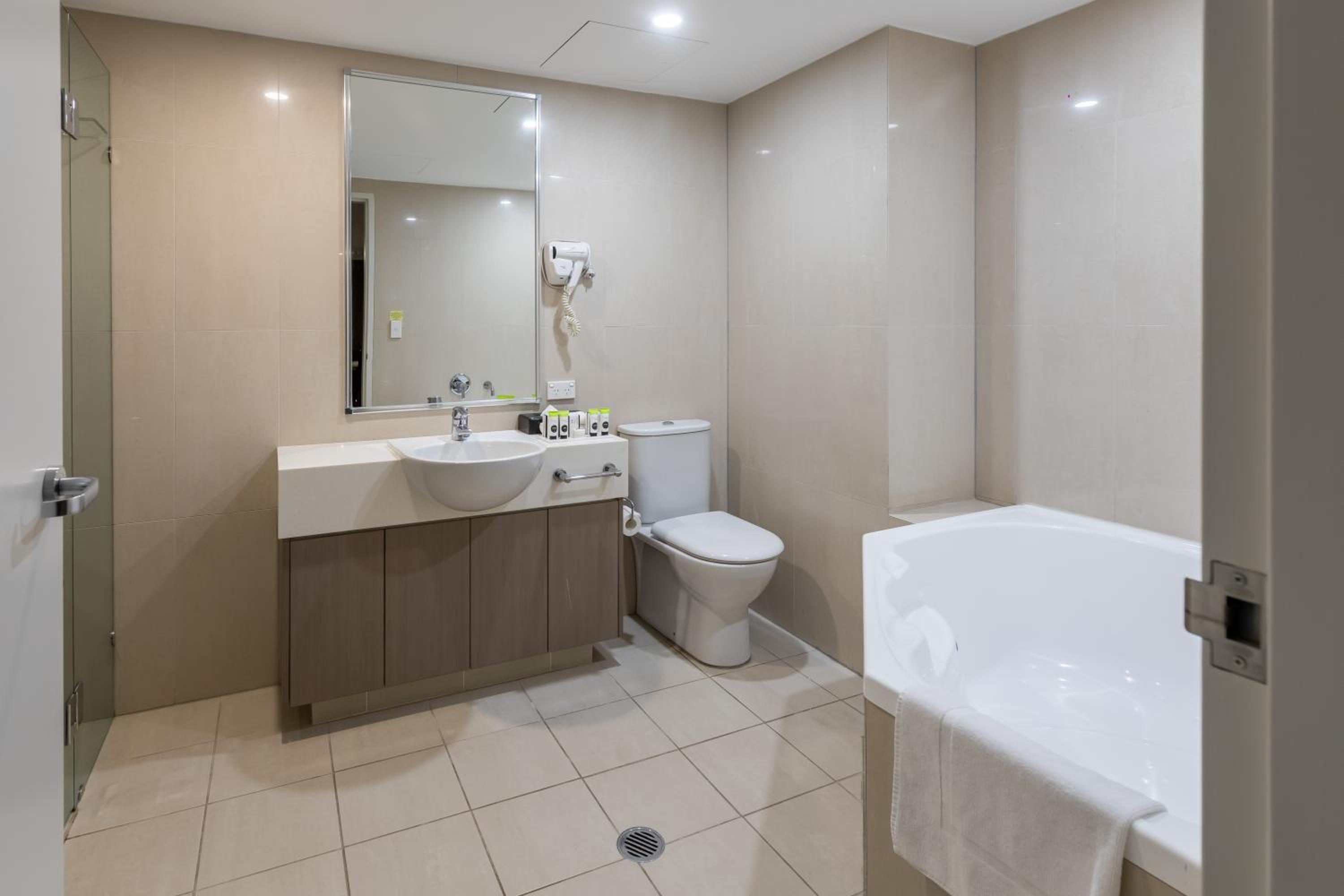 One-Bedroom Apartment - Photo 7
