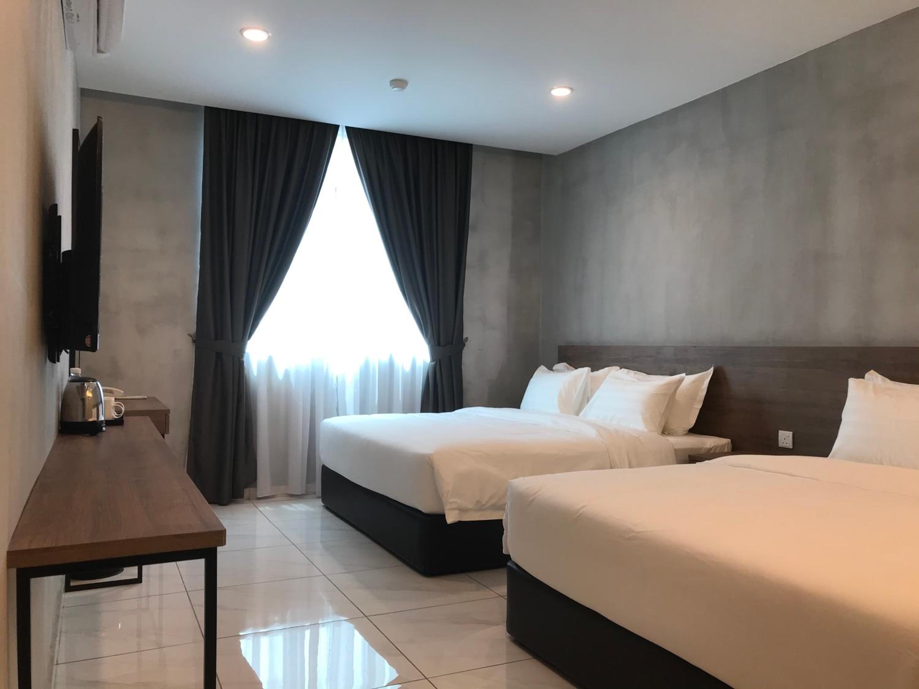 Deluxe Family Room - Photo 3