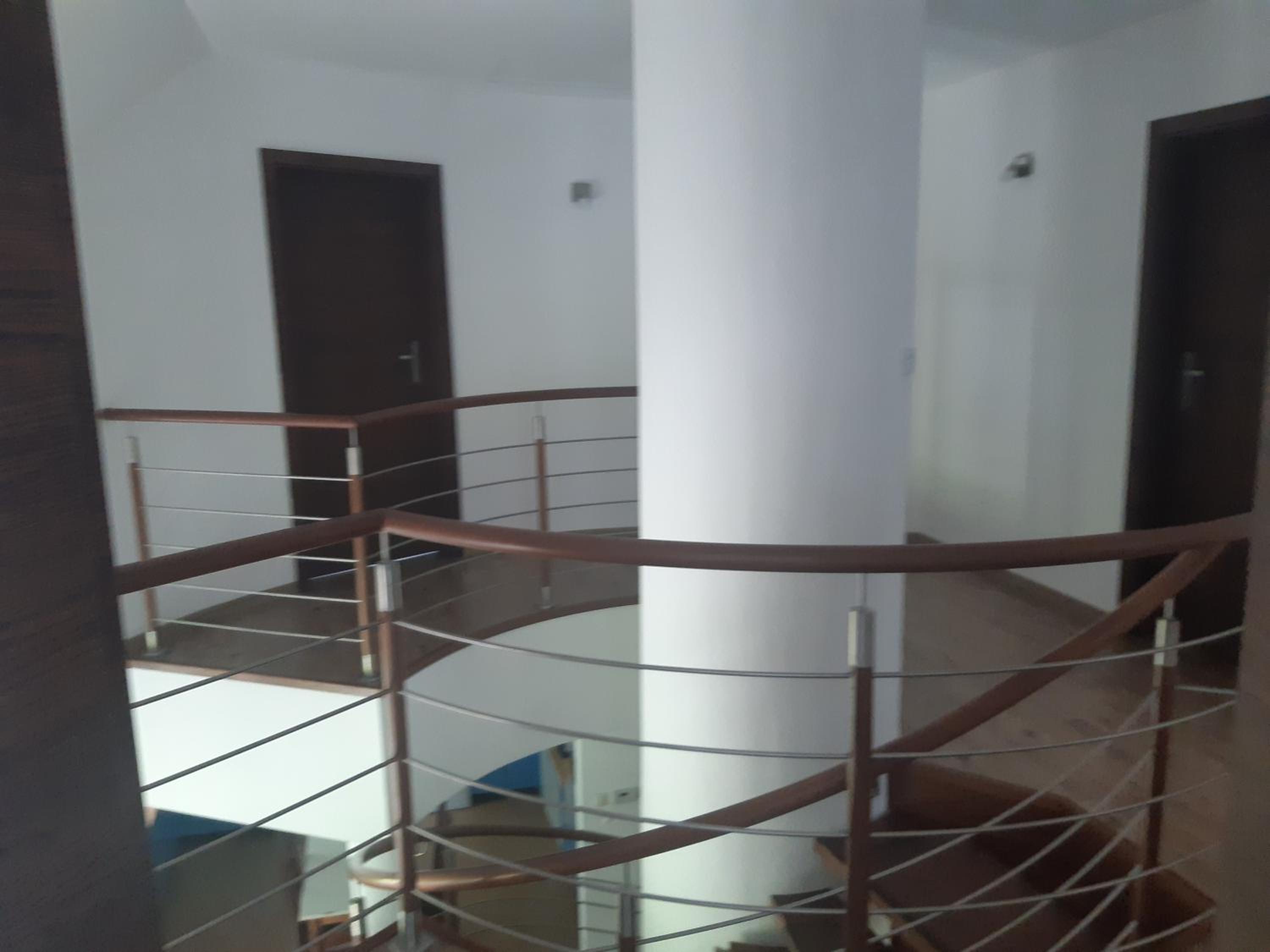 Five-Bedroom House photo 1