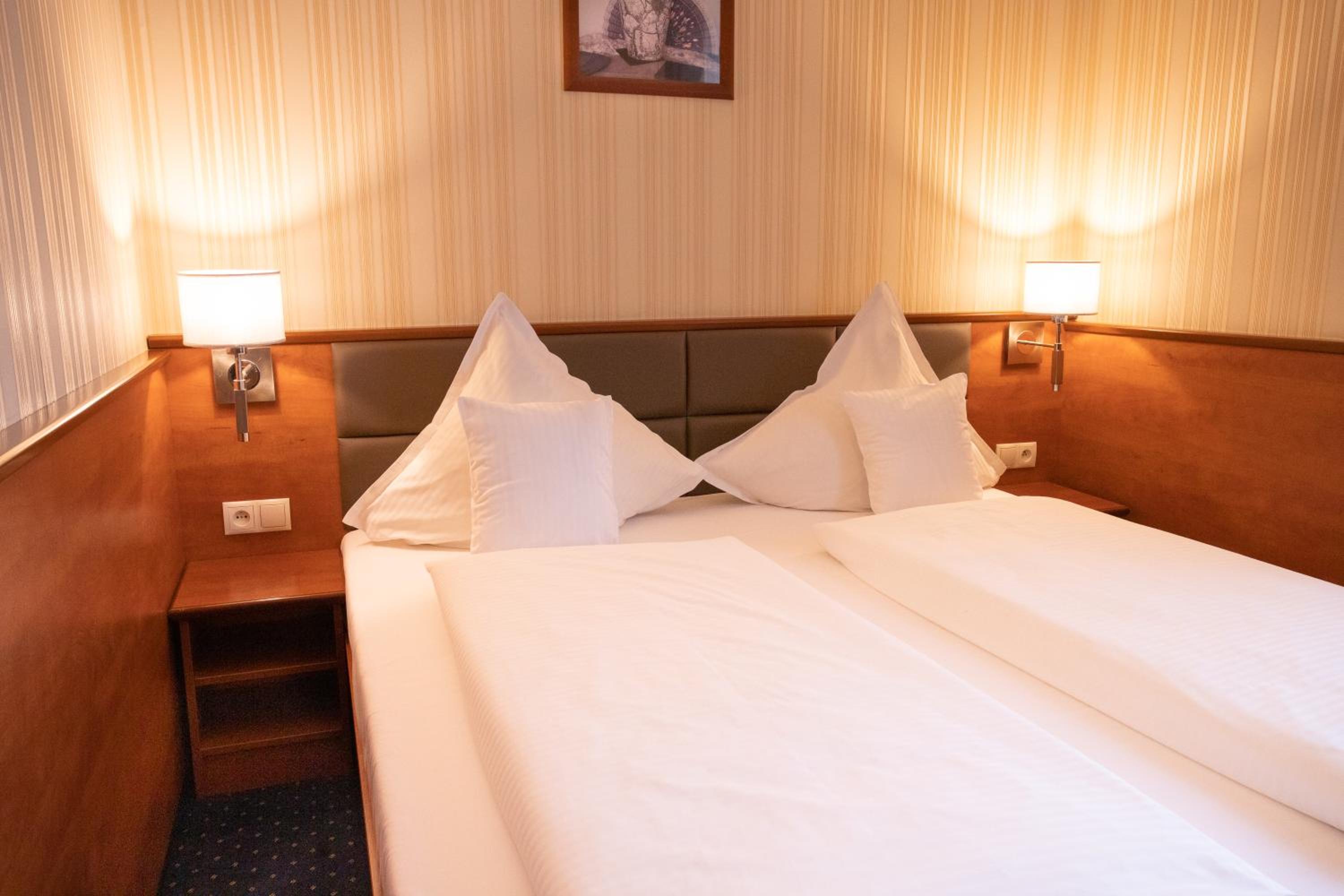 Double Room - Photo 4