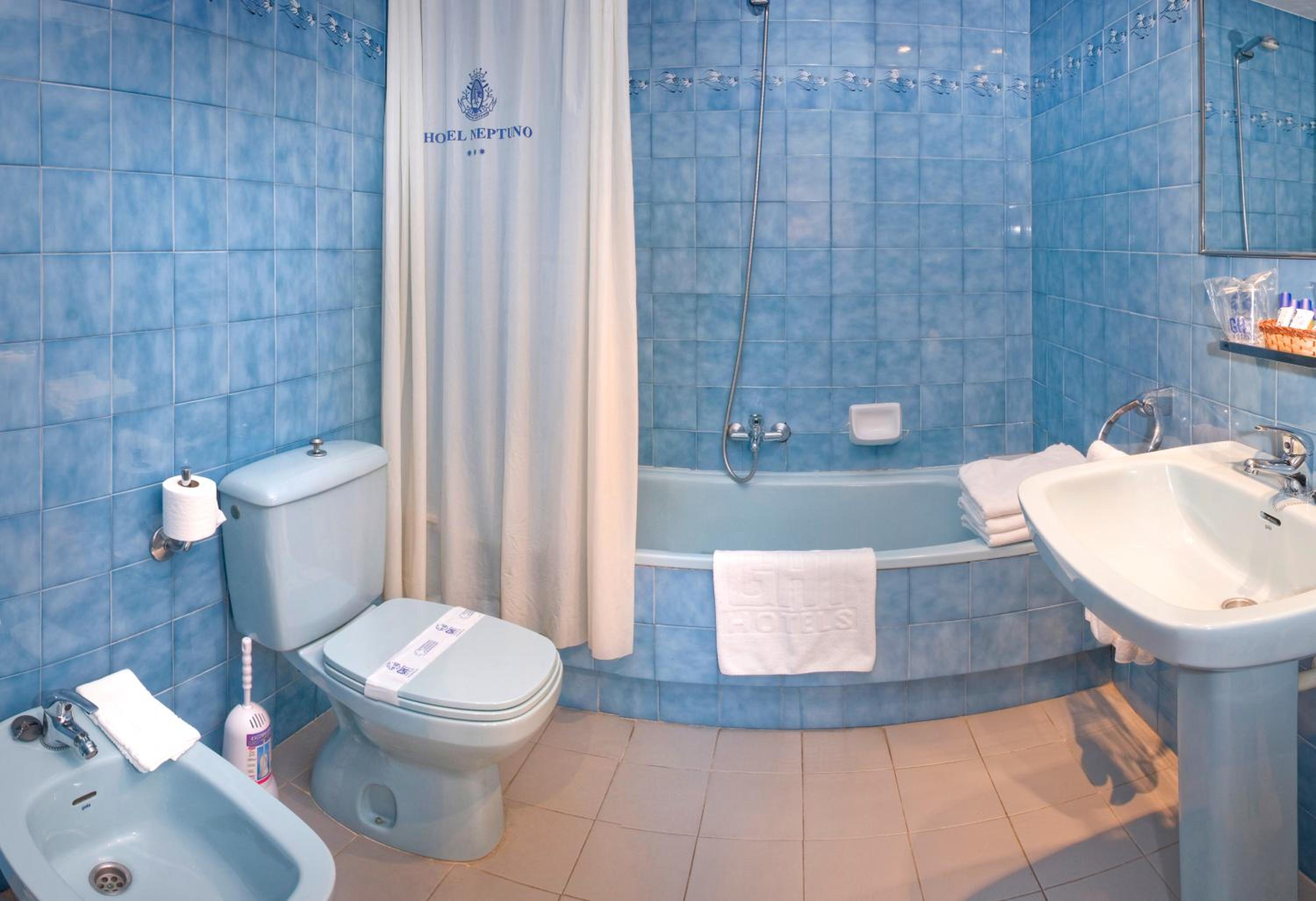 Double or Twin Room with Balcony photo 2