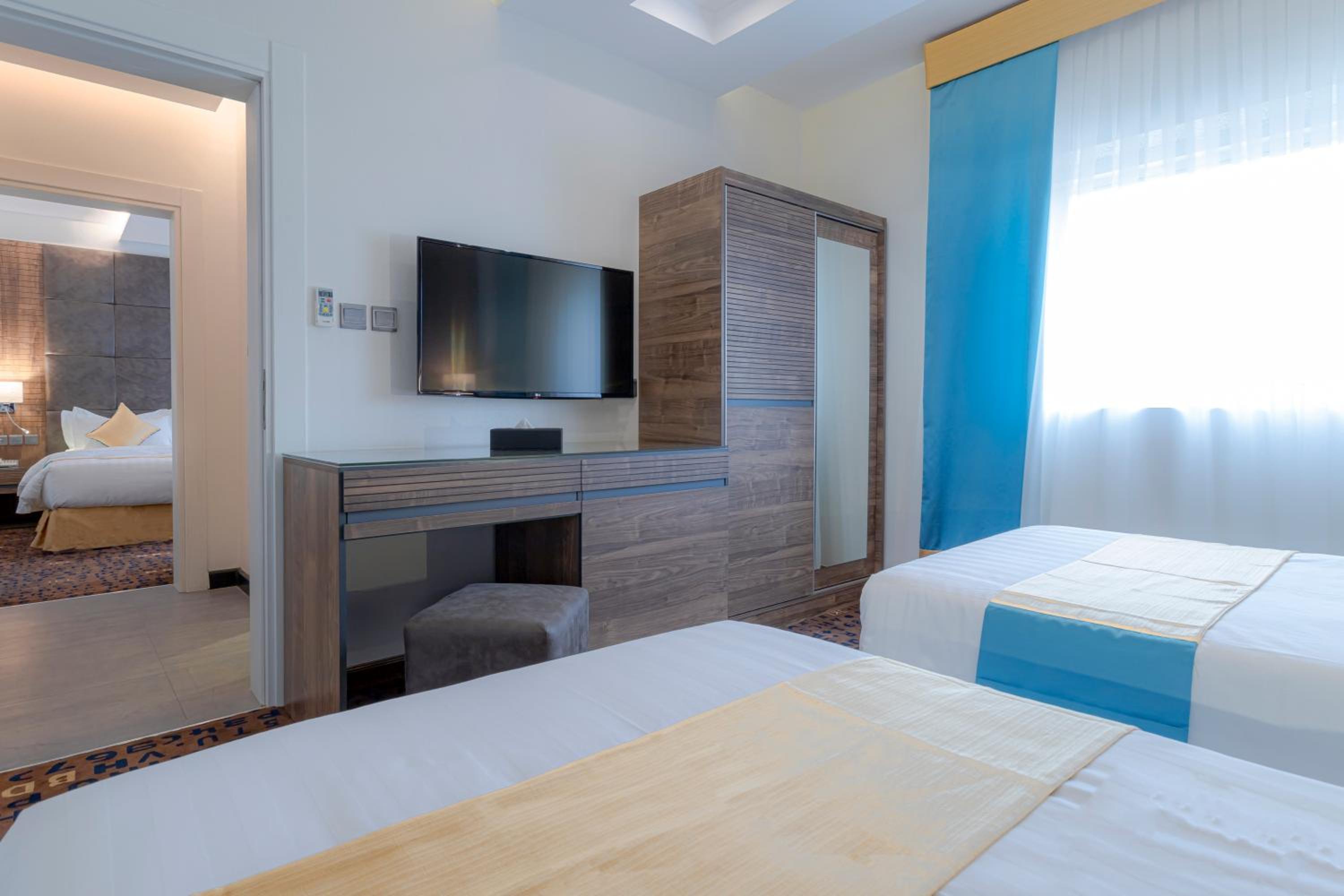 Standard Double or Twin Room - Photo 9