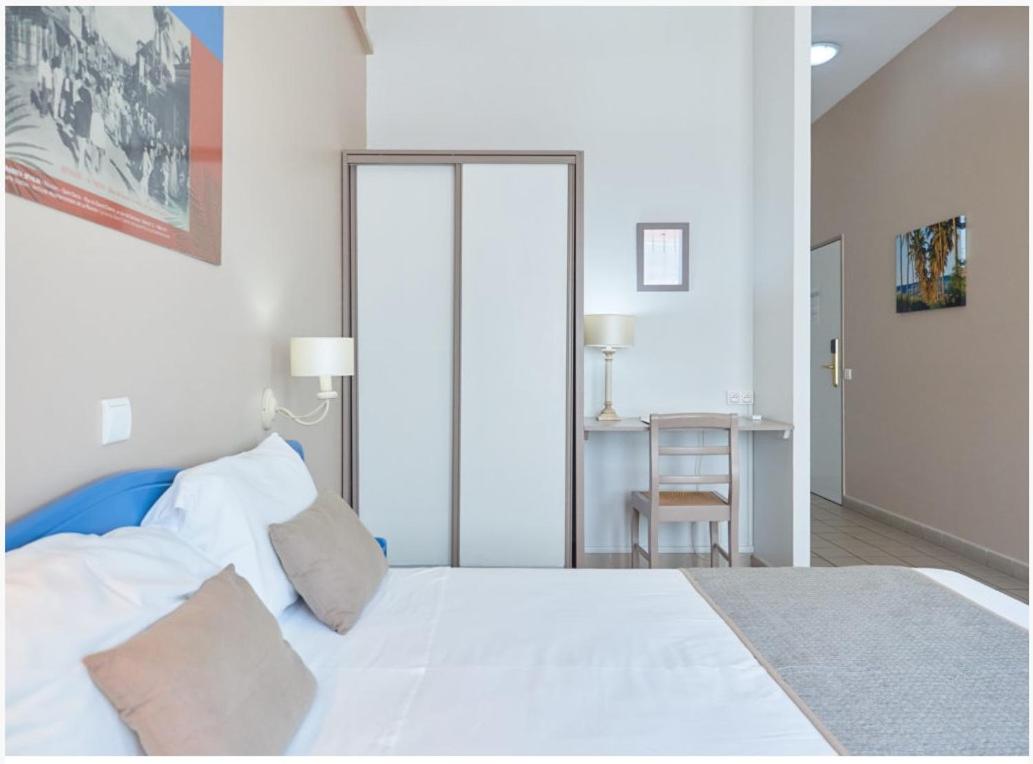 Double Room - Photo 3