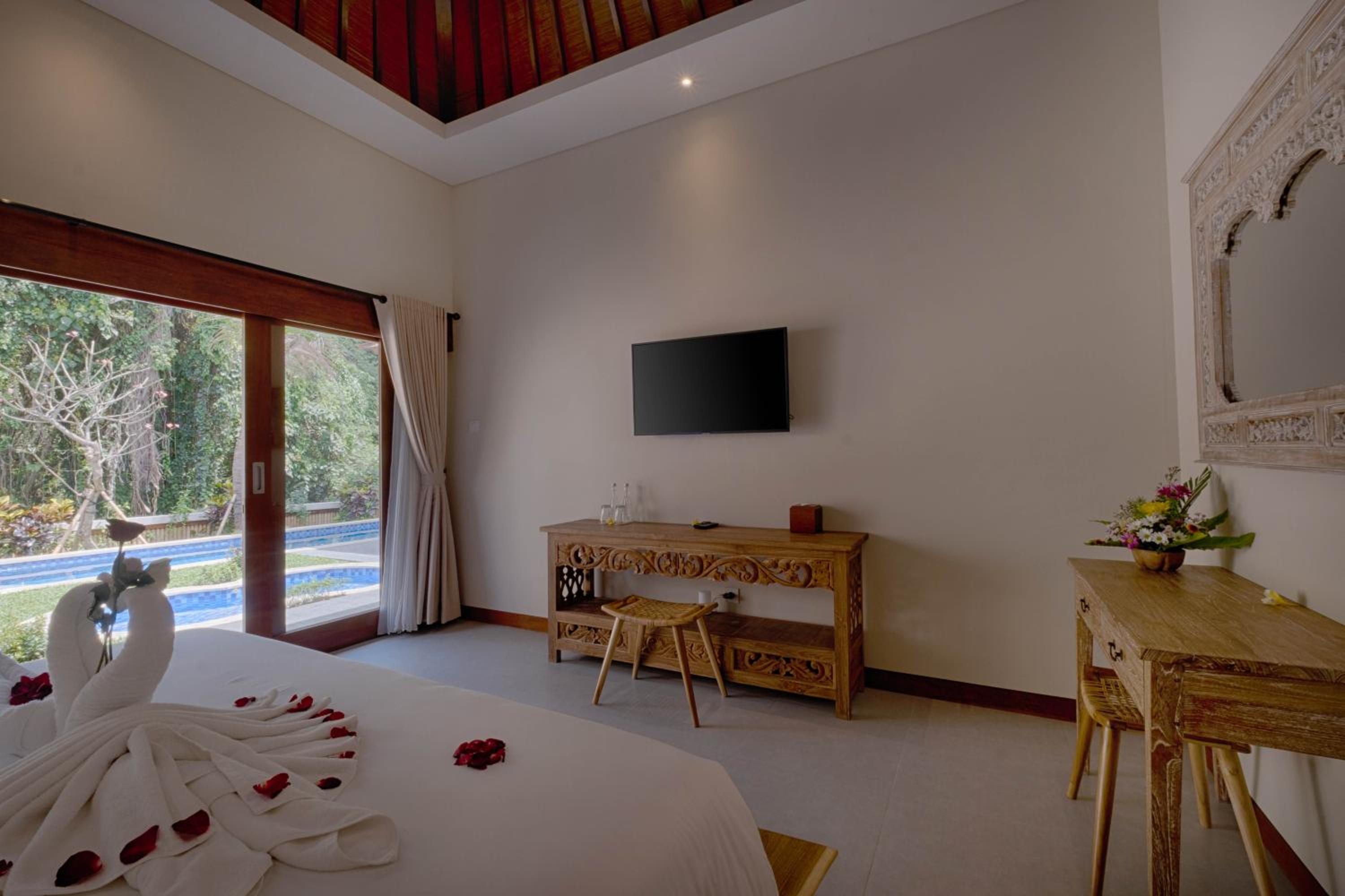 Two-Bedroom Villa with Private Pool and Free Benefit - Photo 19