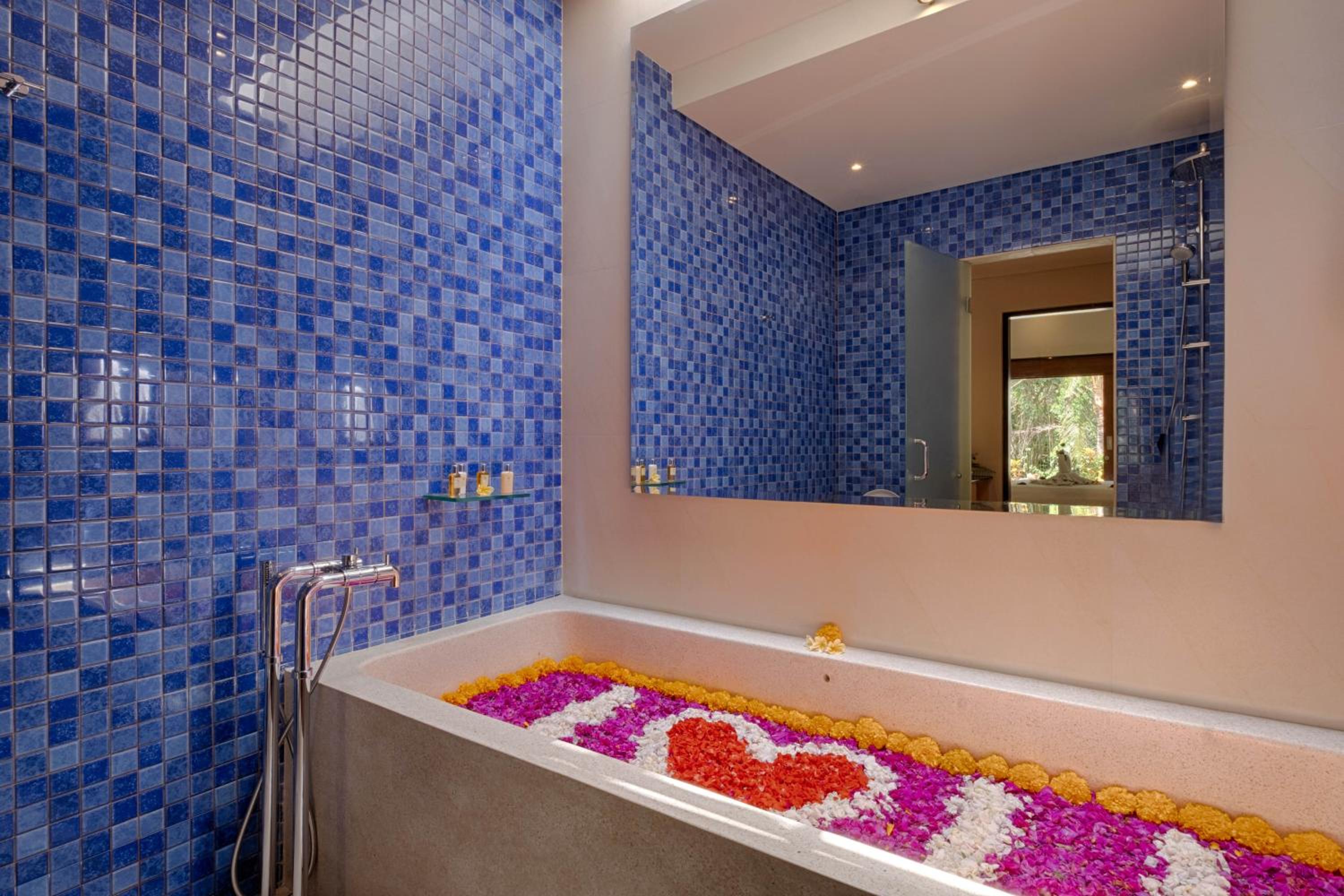 Two-Bedroom Villa with Private Pool and Free Benefit - Photo 31