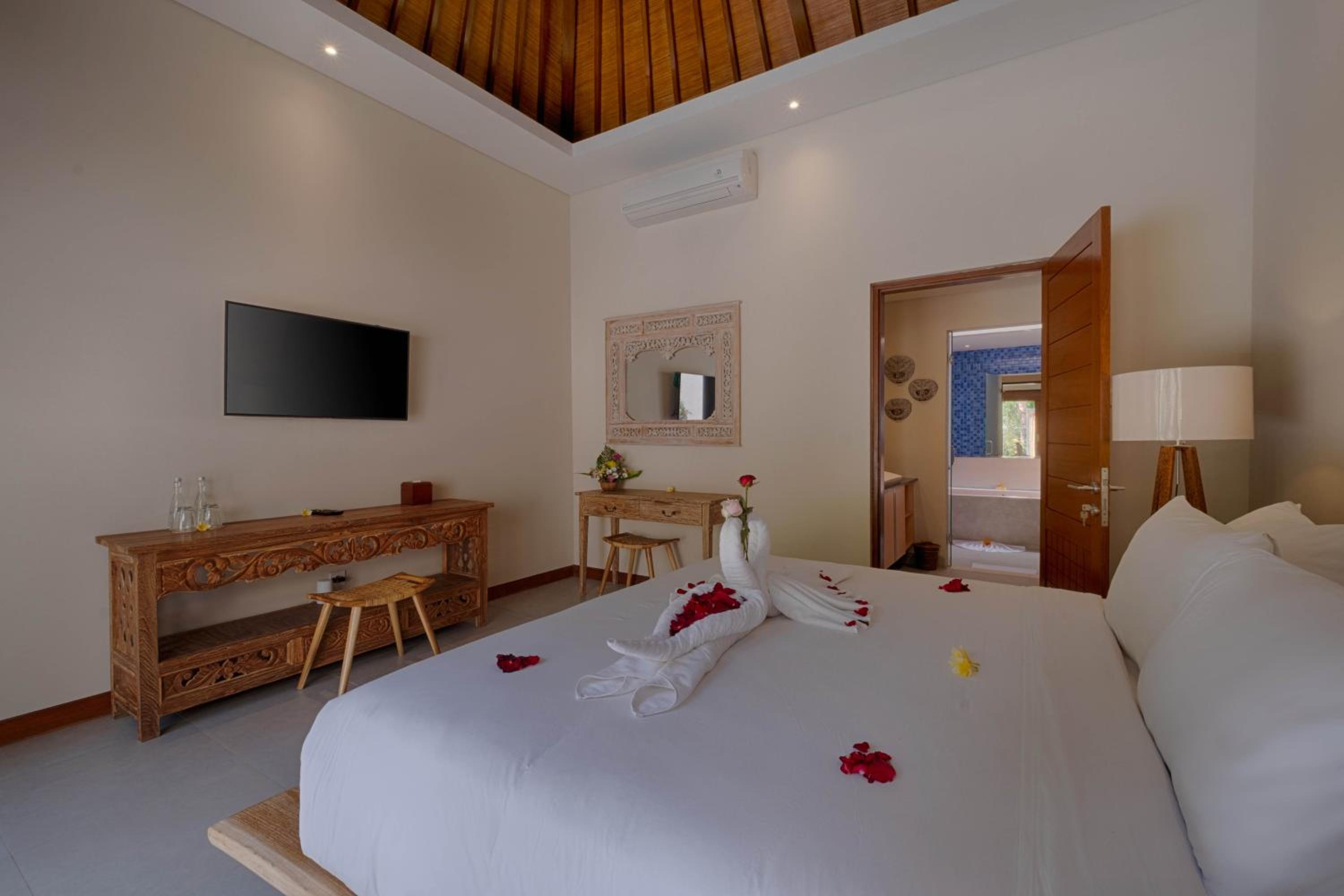Two-Bedroom Villa with Private Pool and Free Benefit - Photo 20