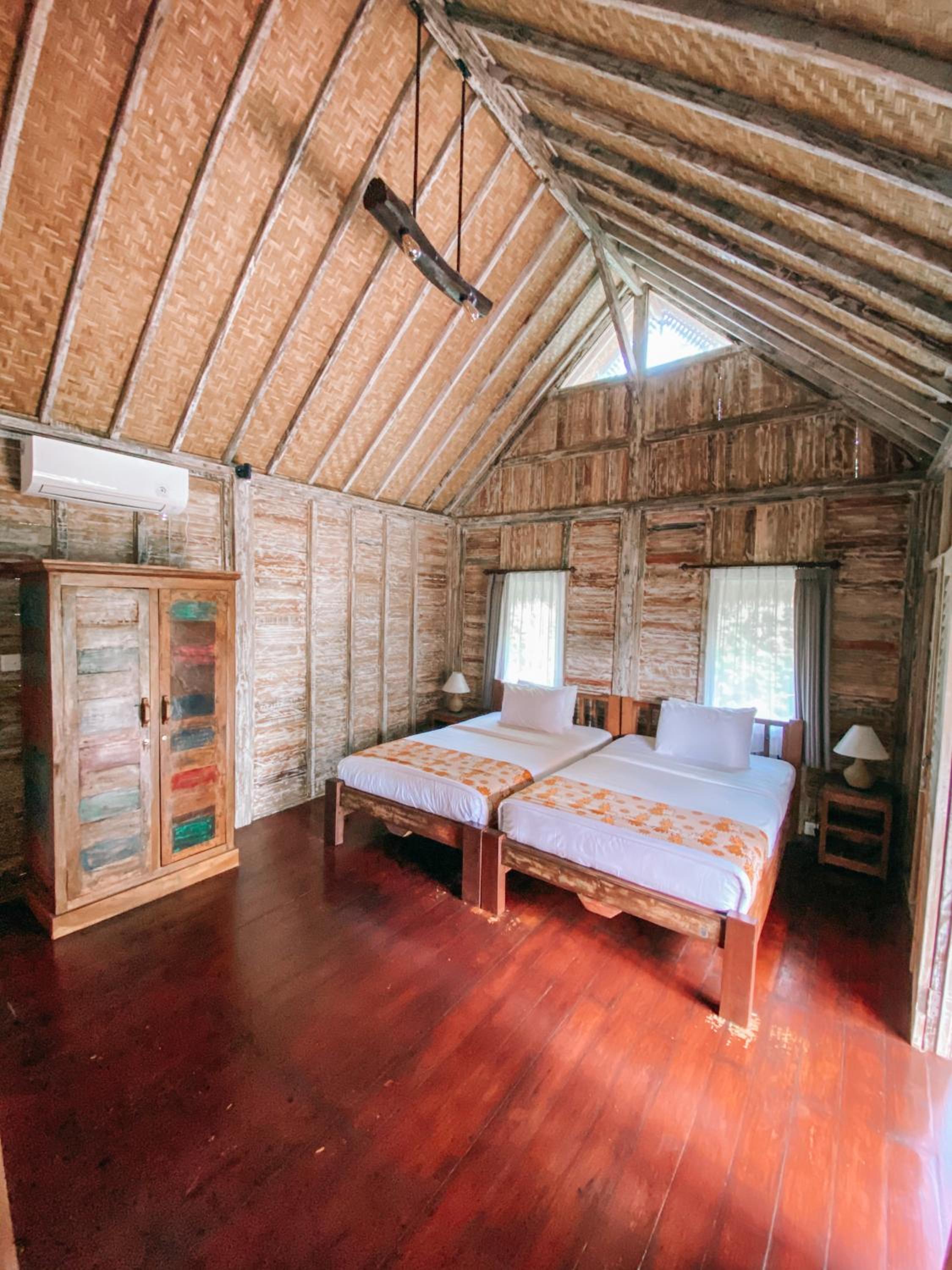 Twin Room with Balcony - Photo 11