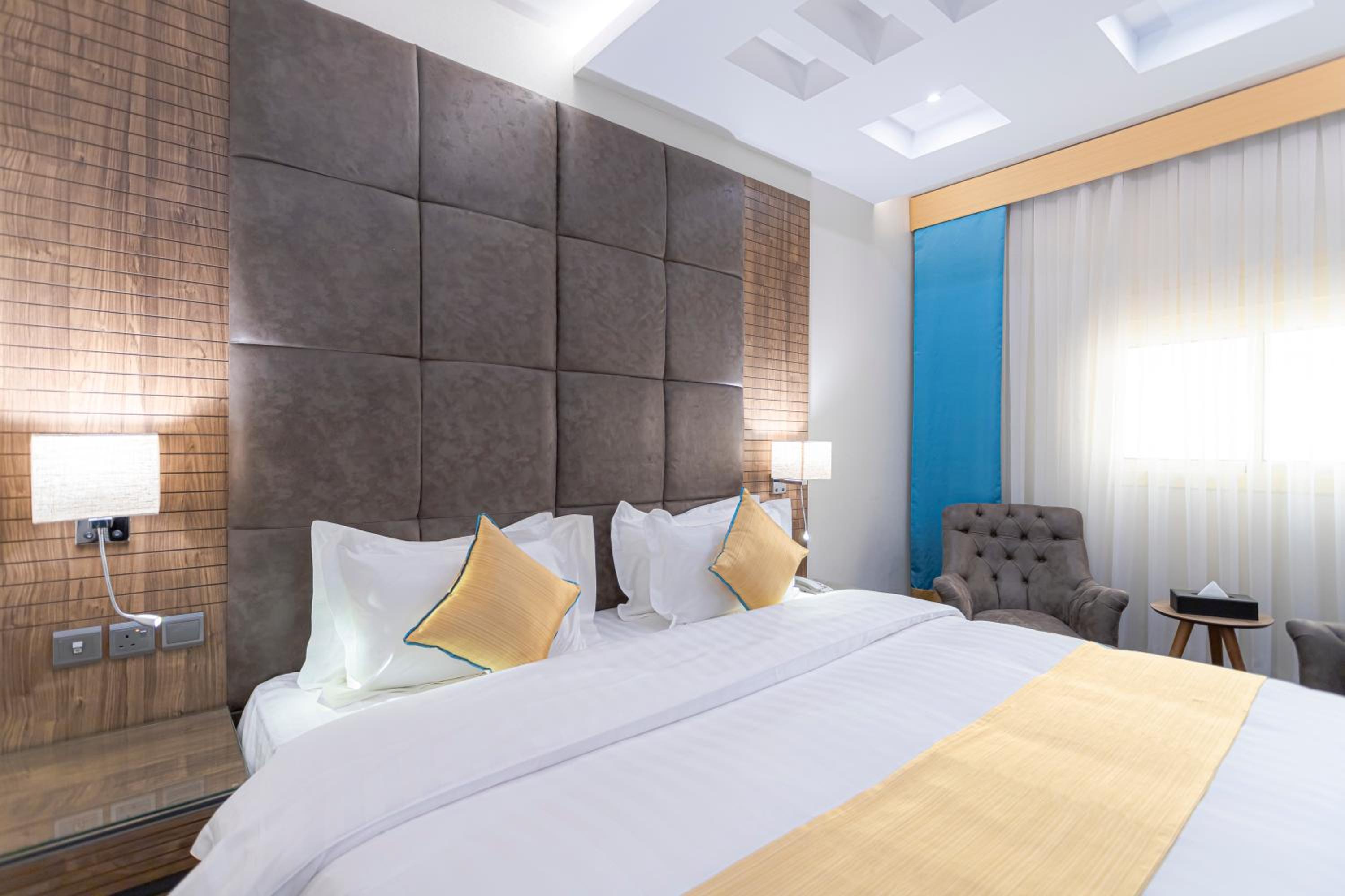 Standard Double or Twin Room - Photo 8