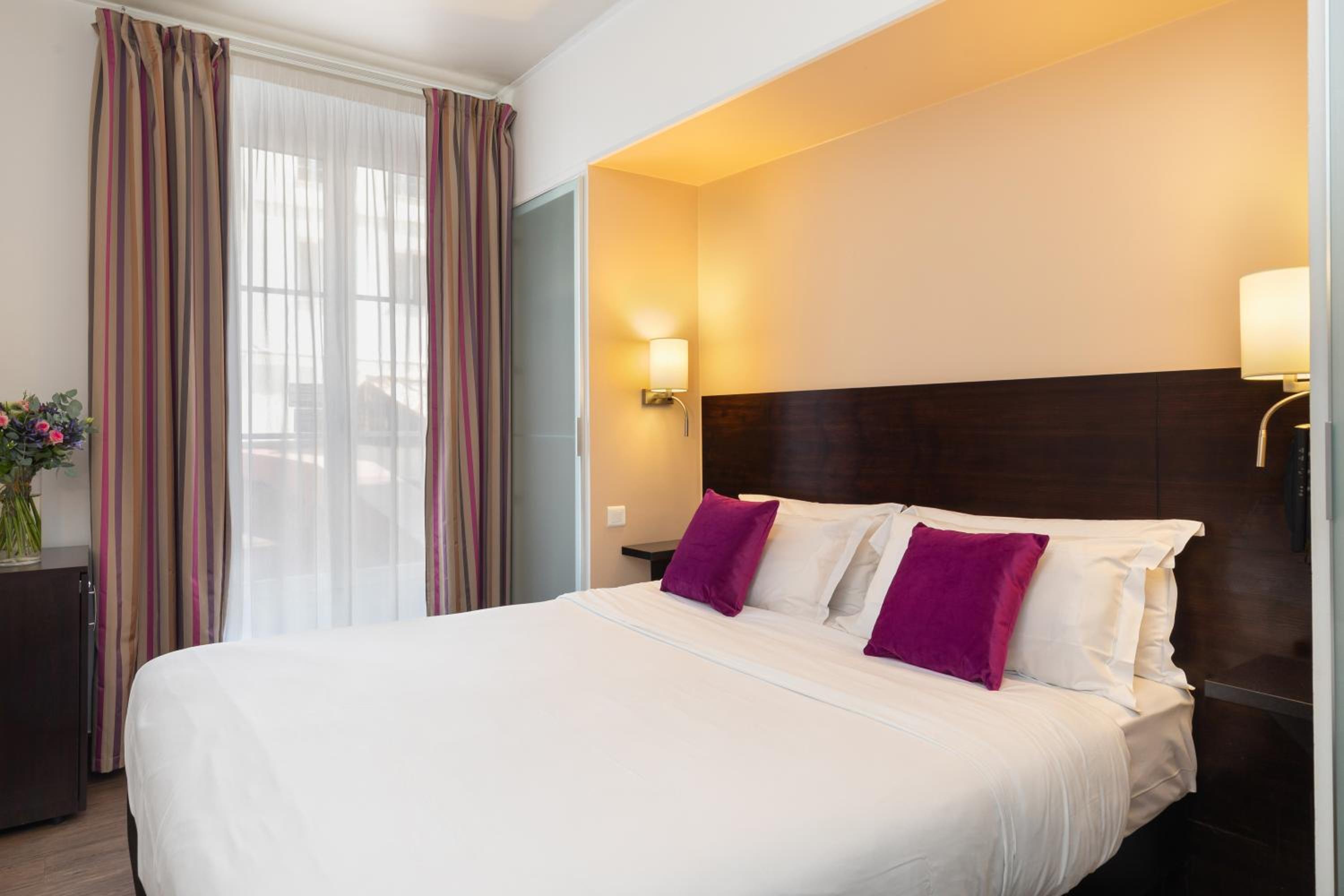 Double Room - Photo 8