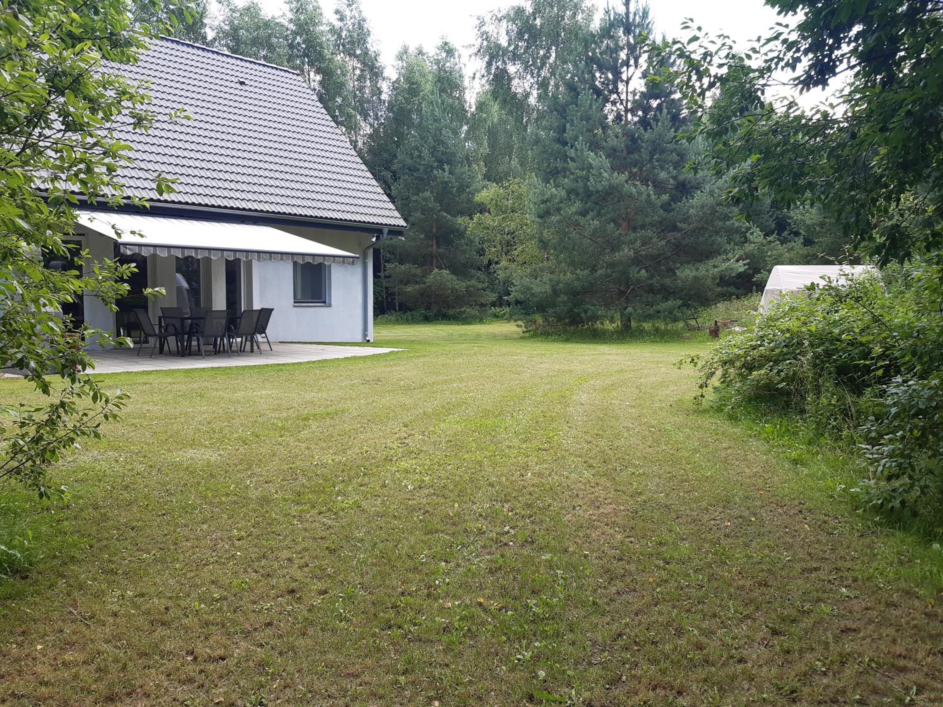 Five-Bedroom House photo 3