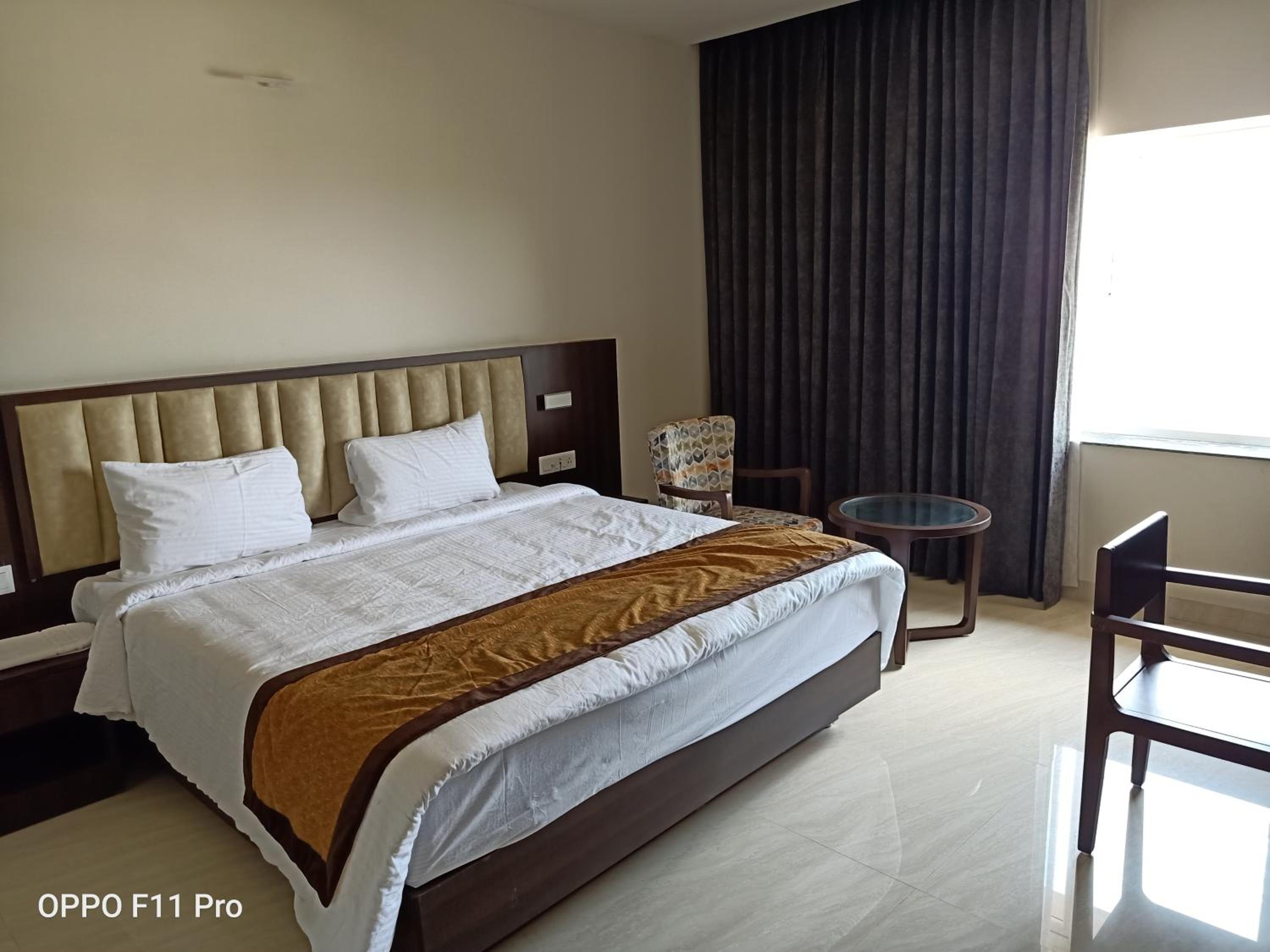 Superior King Room