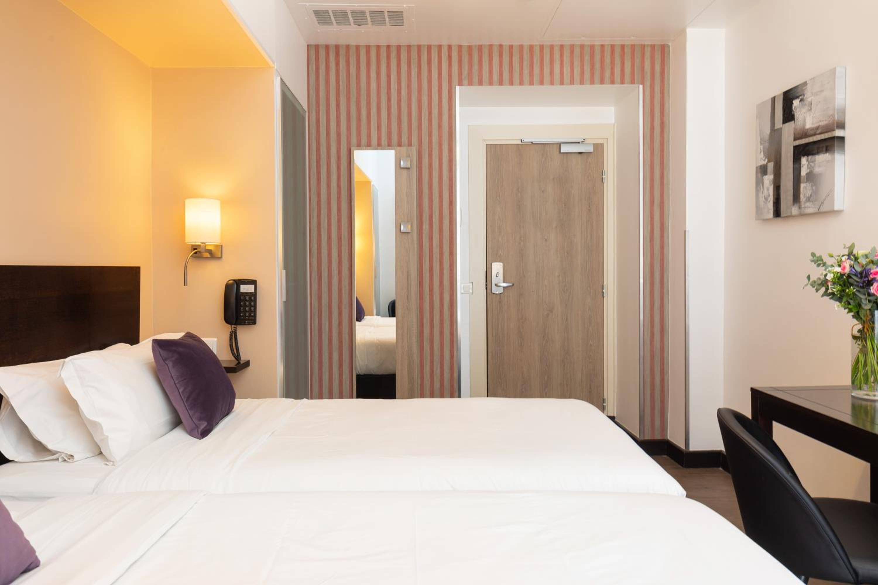 Deluxe Double or Twin Room - Photo 4