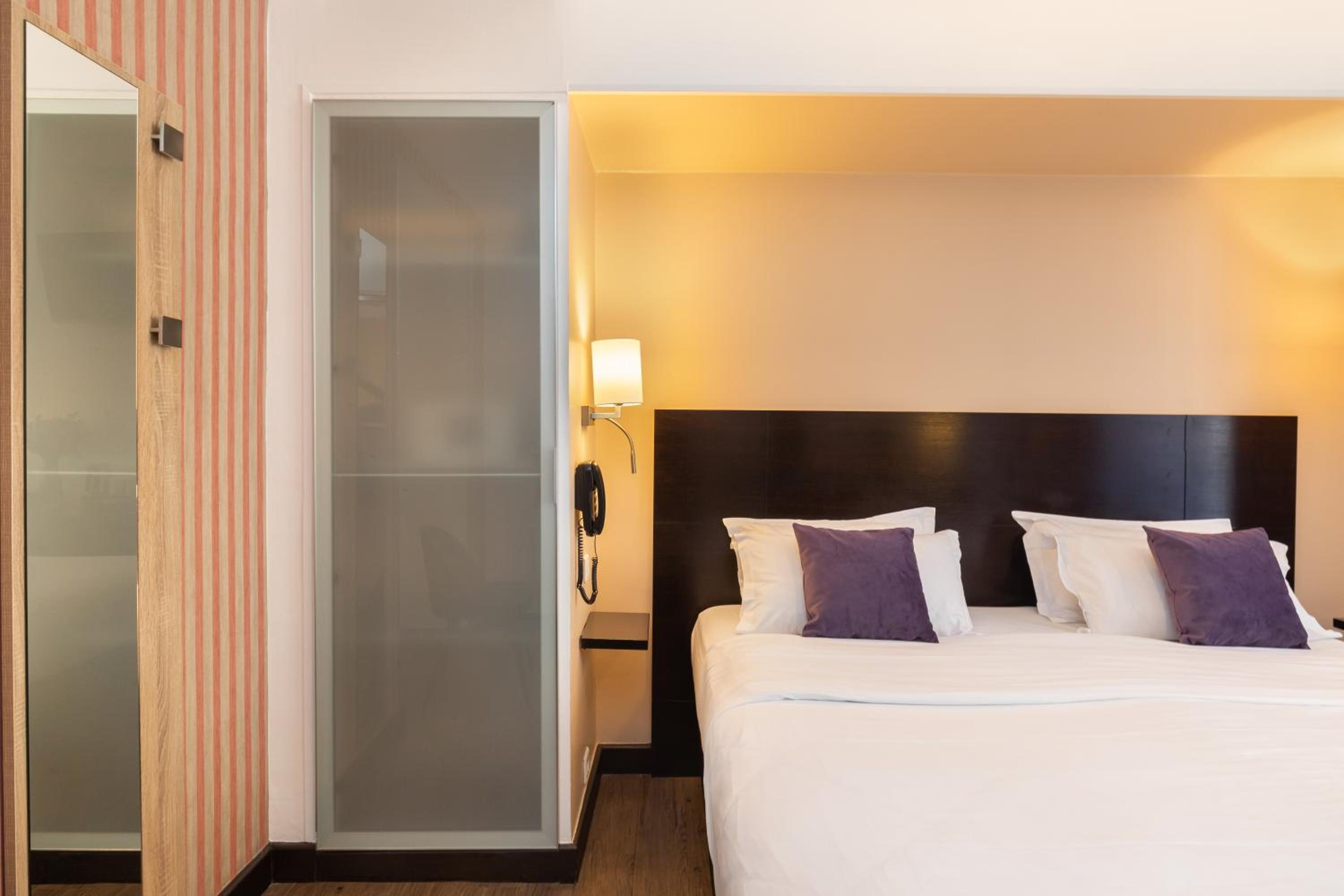 Deluxe Double or Twin Room - Photo 3