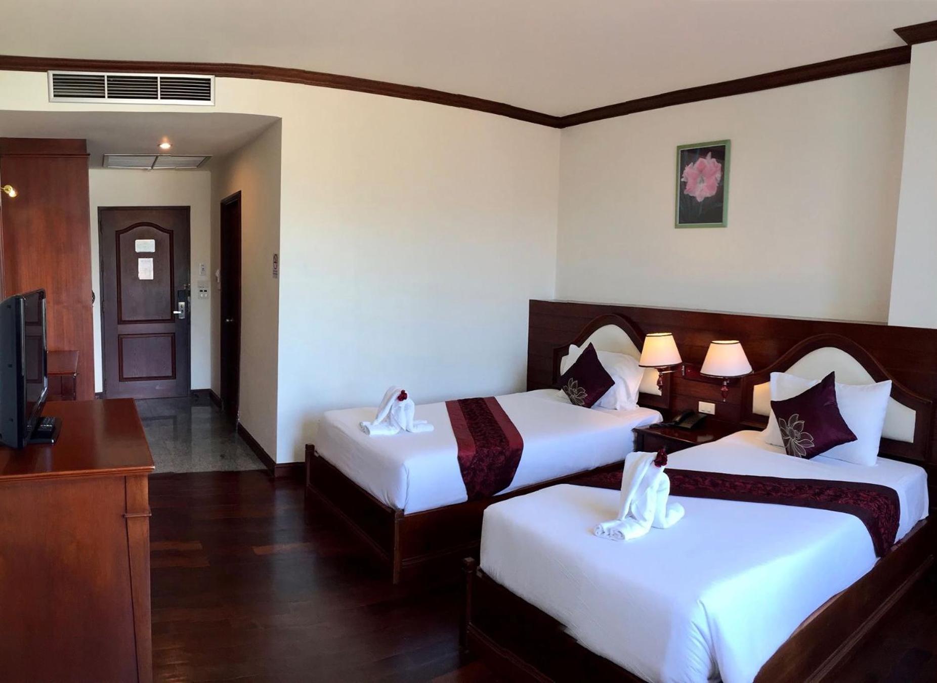 Deluxe Double or Twin Room photo 2