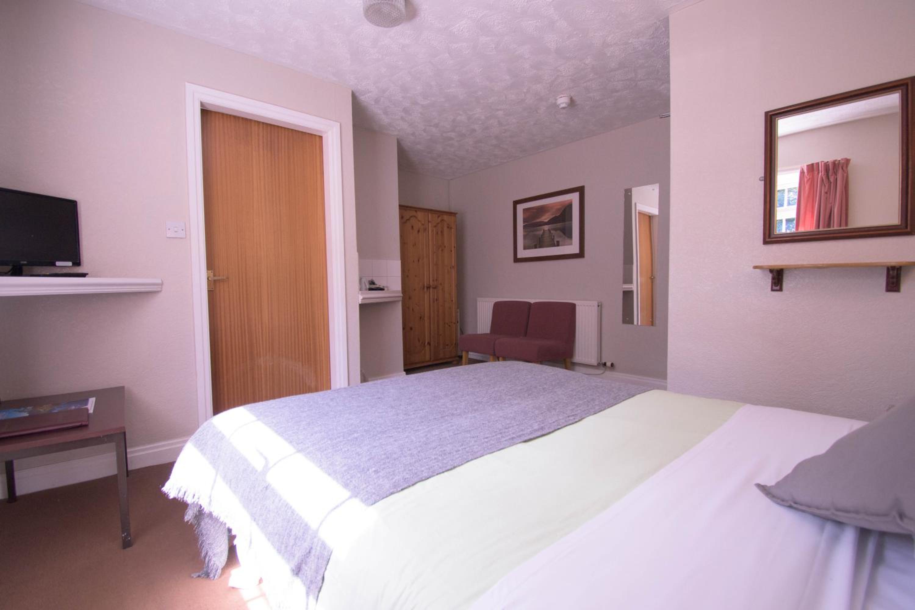 Double Room - Photo 17