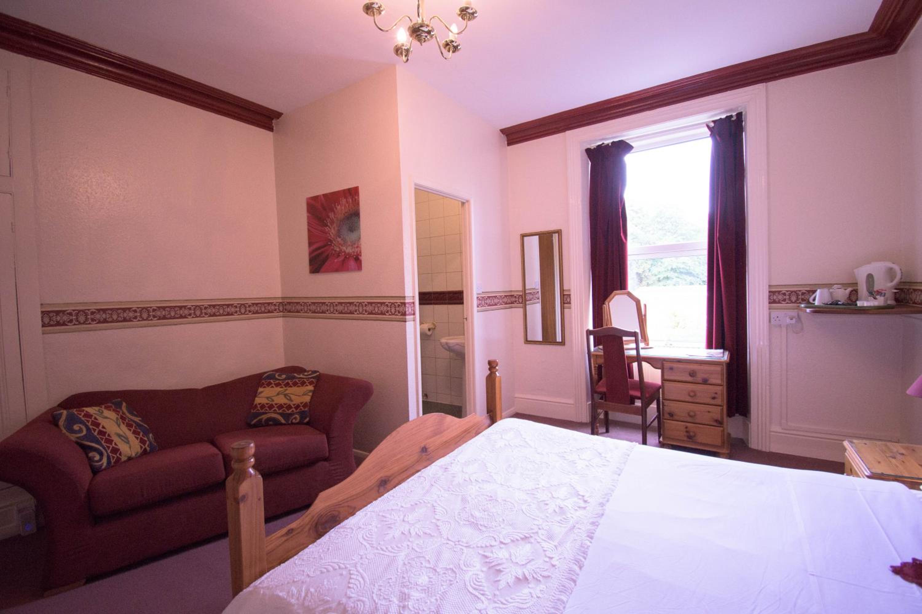 Double Room - Photo 8