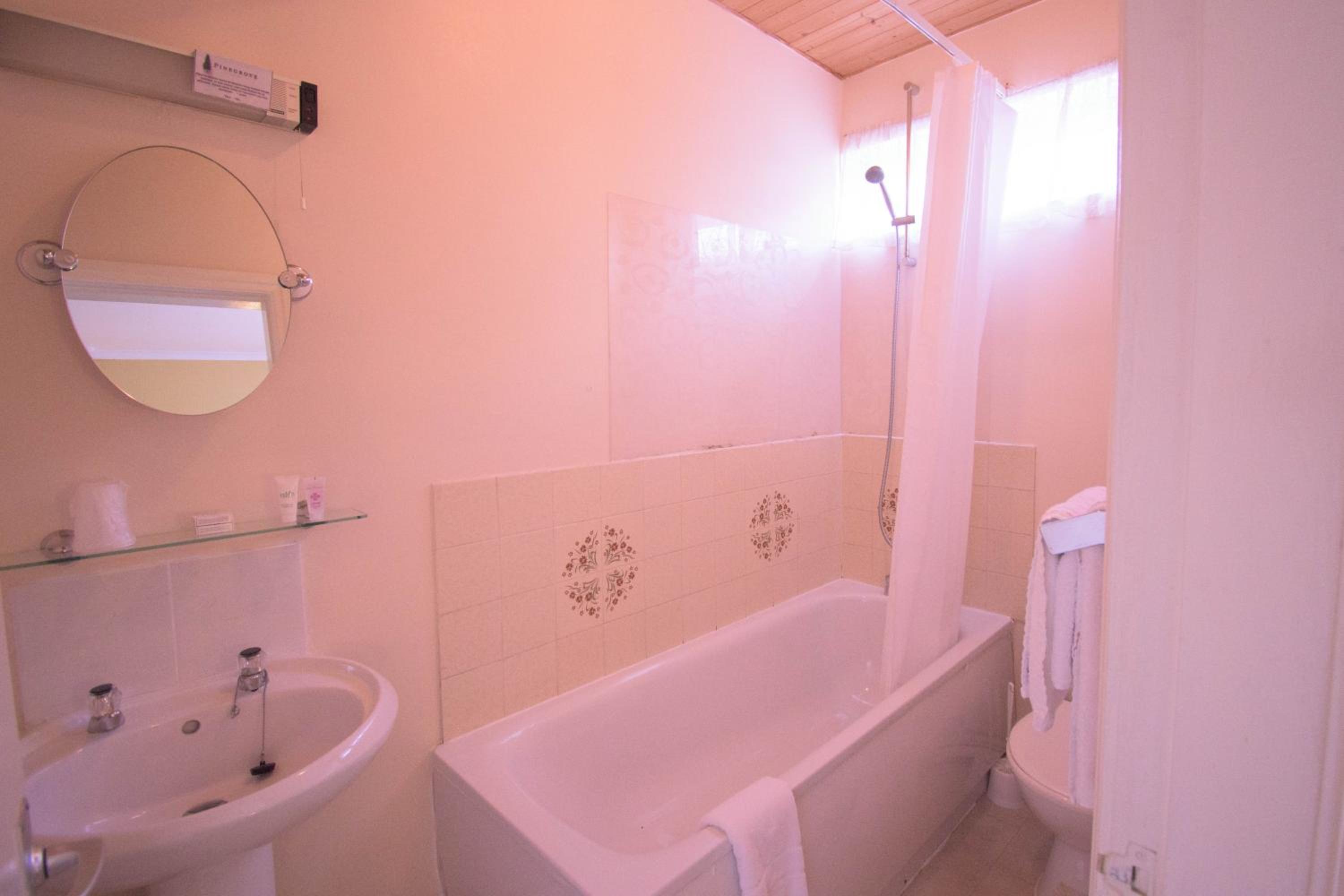 Twin Room - Photo 2