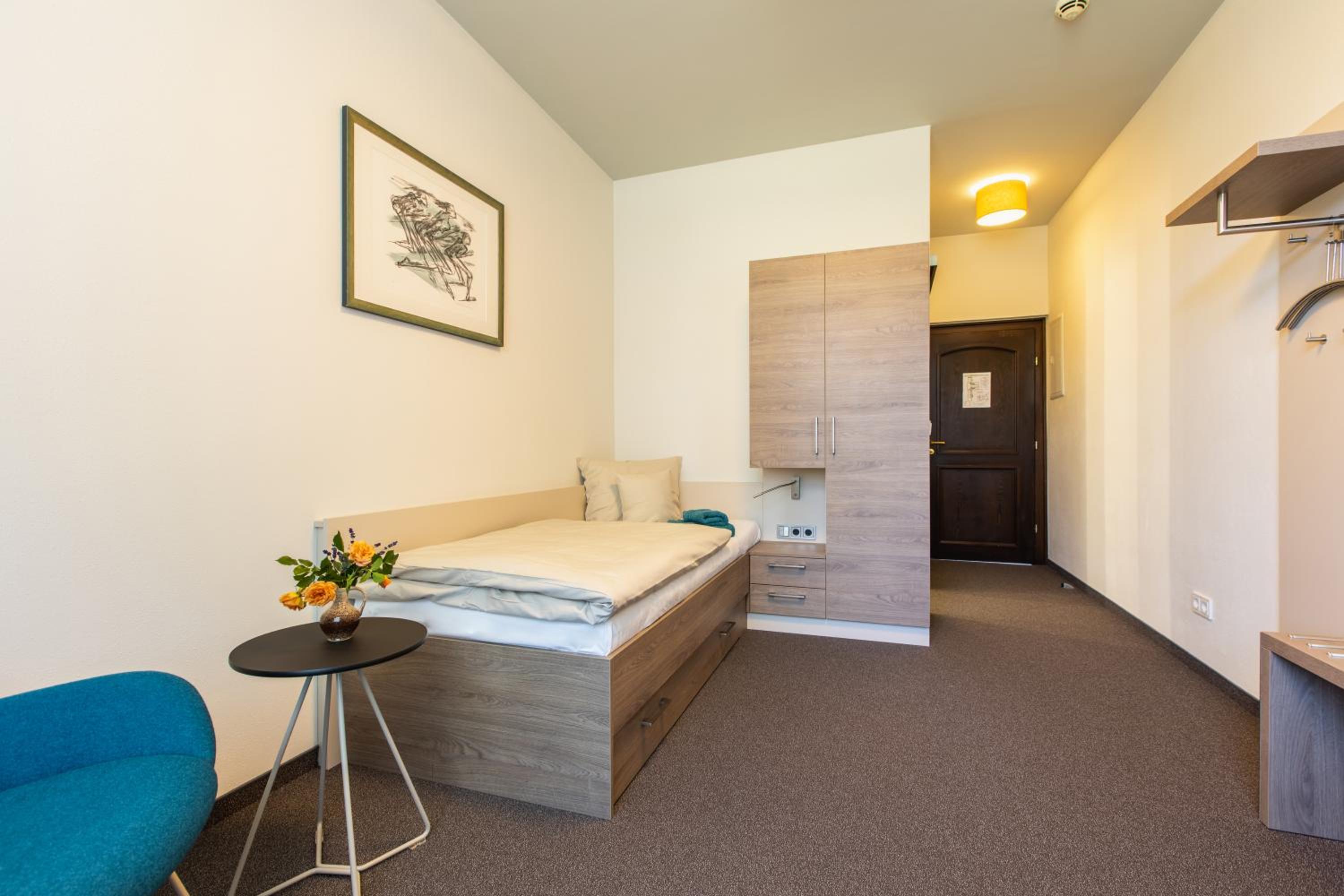 Single Room with Bathroom photo 3