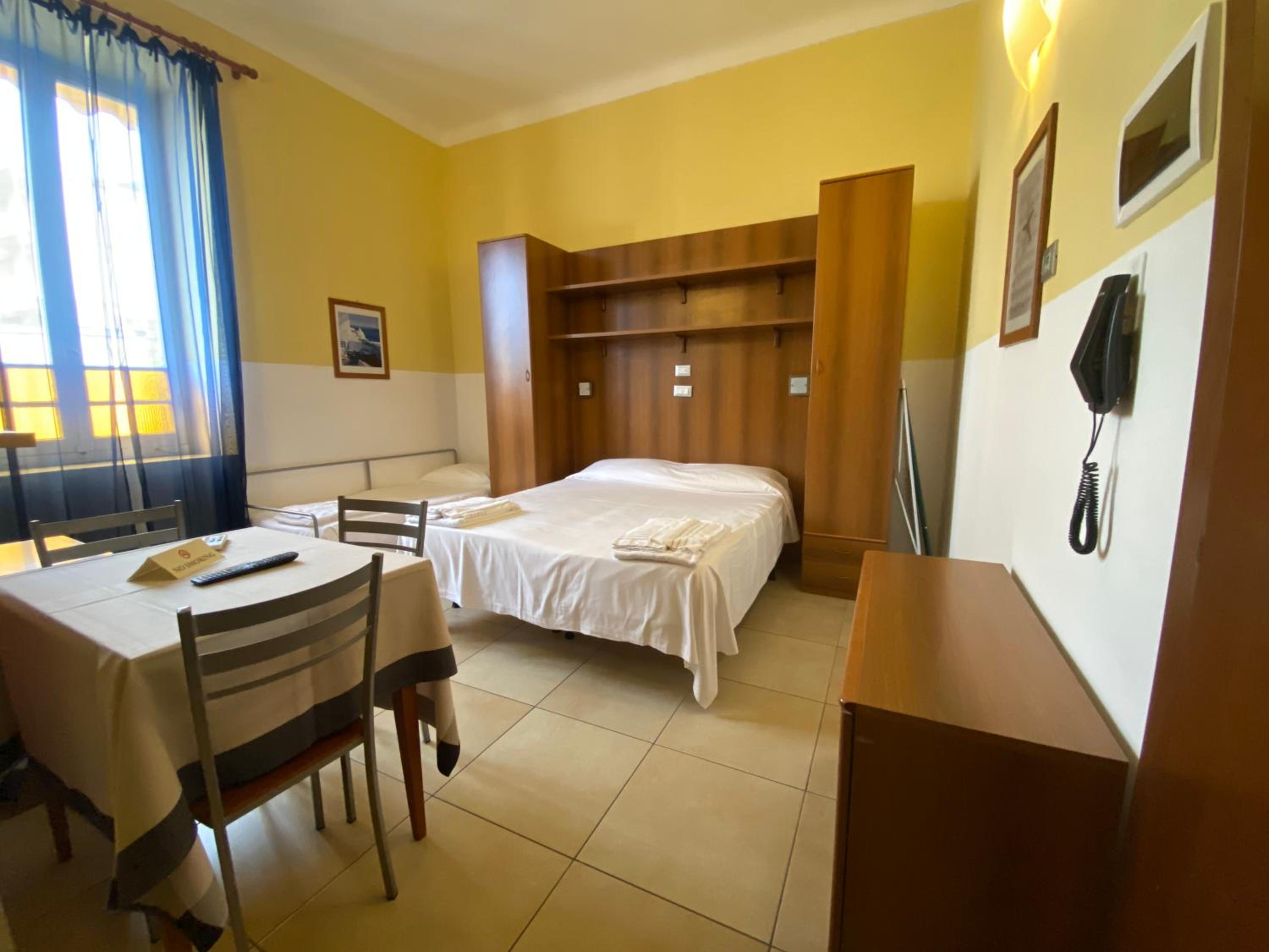 Studio Apartment photo 1