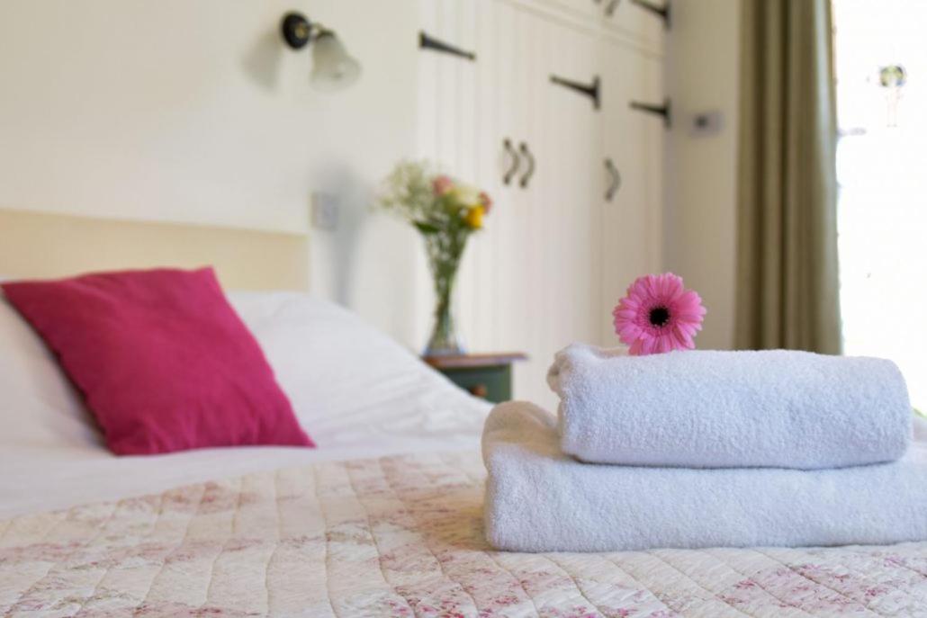 Double or Twin Room with Private Bathroom photo 2