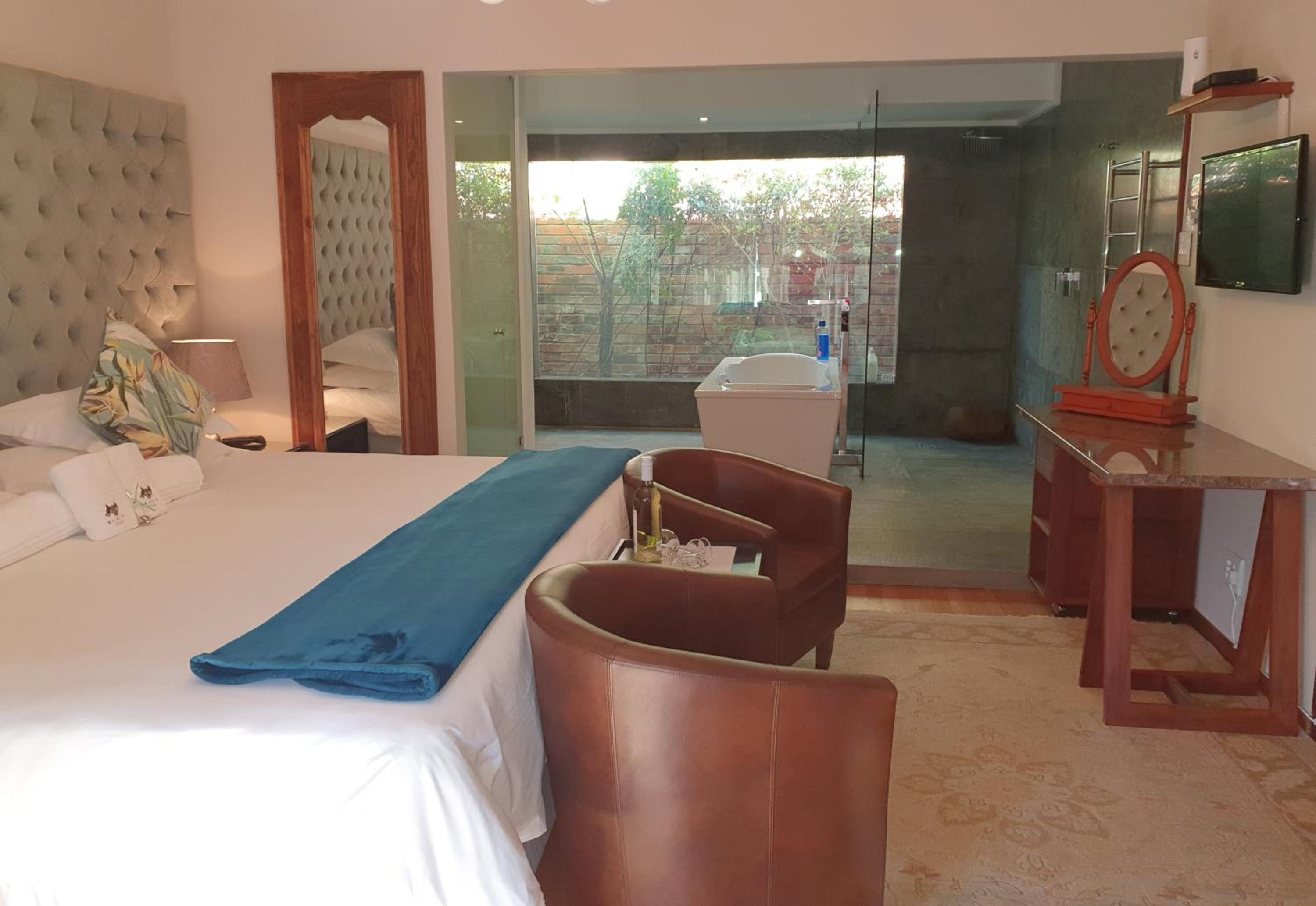 Luxury King Suite