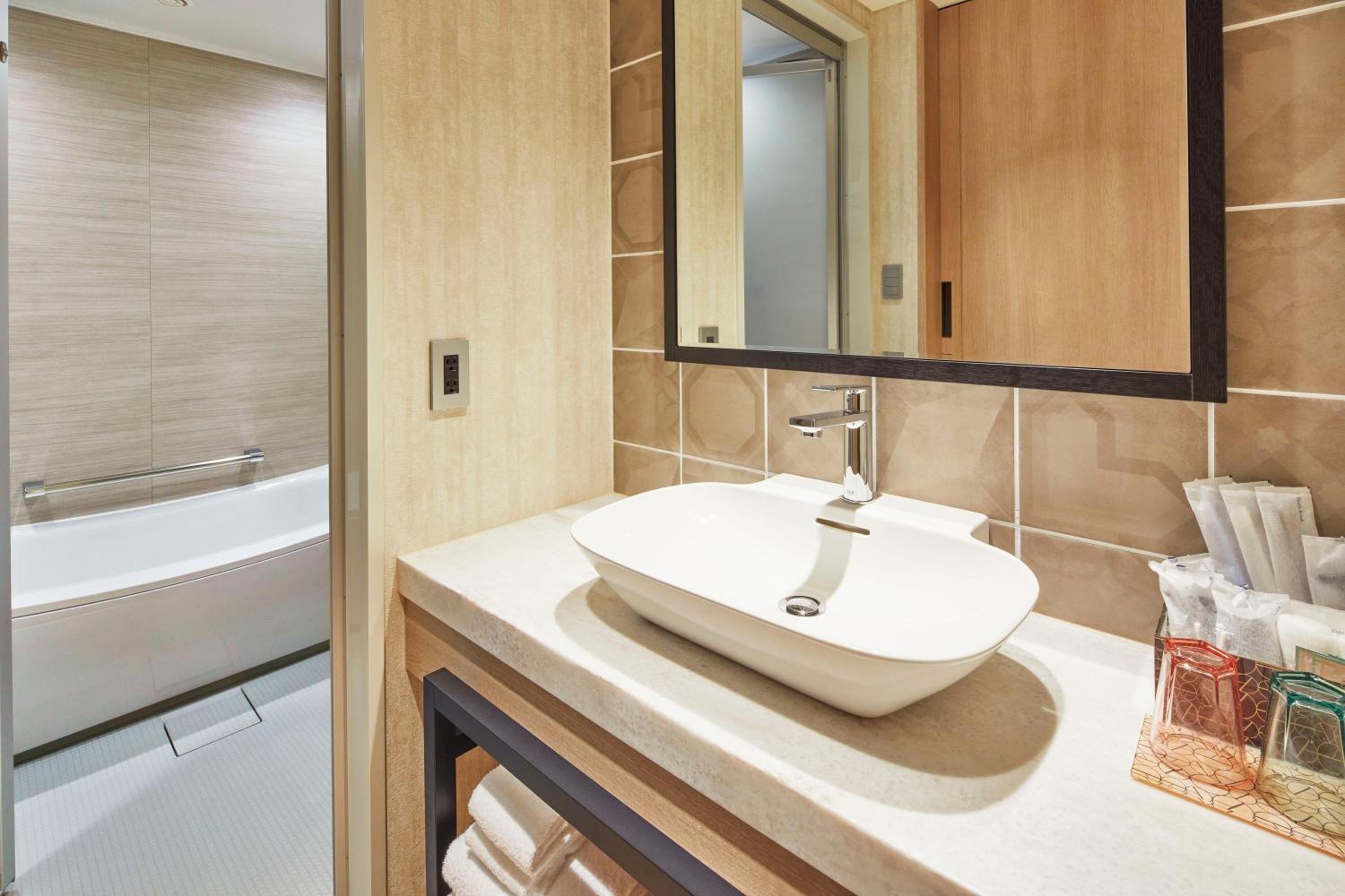 Standard Twin Room - Photo 8