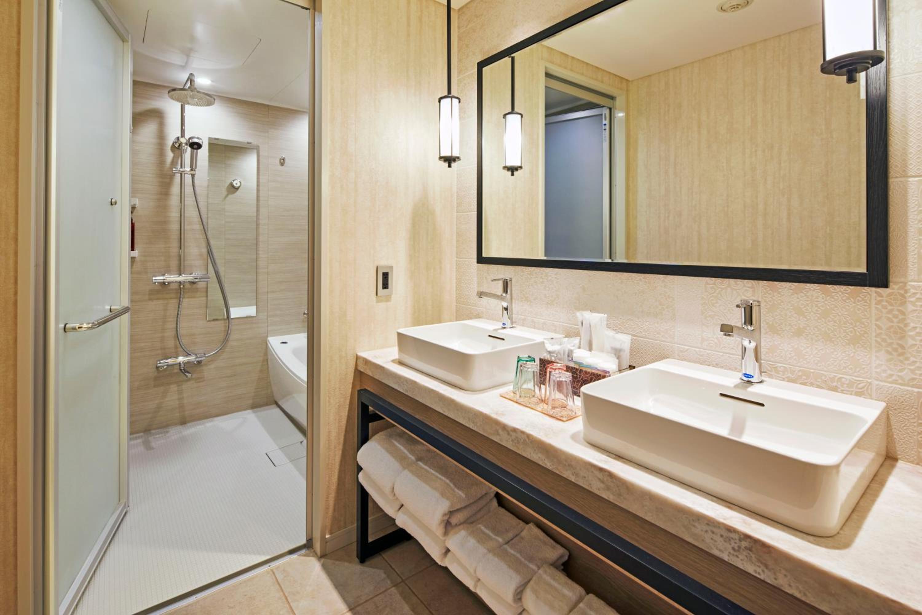 Luxury Quadruple Room - Photo 9