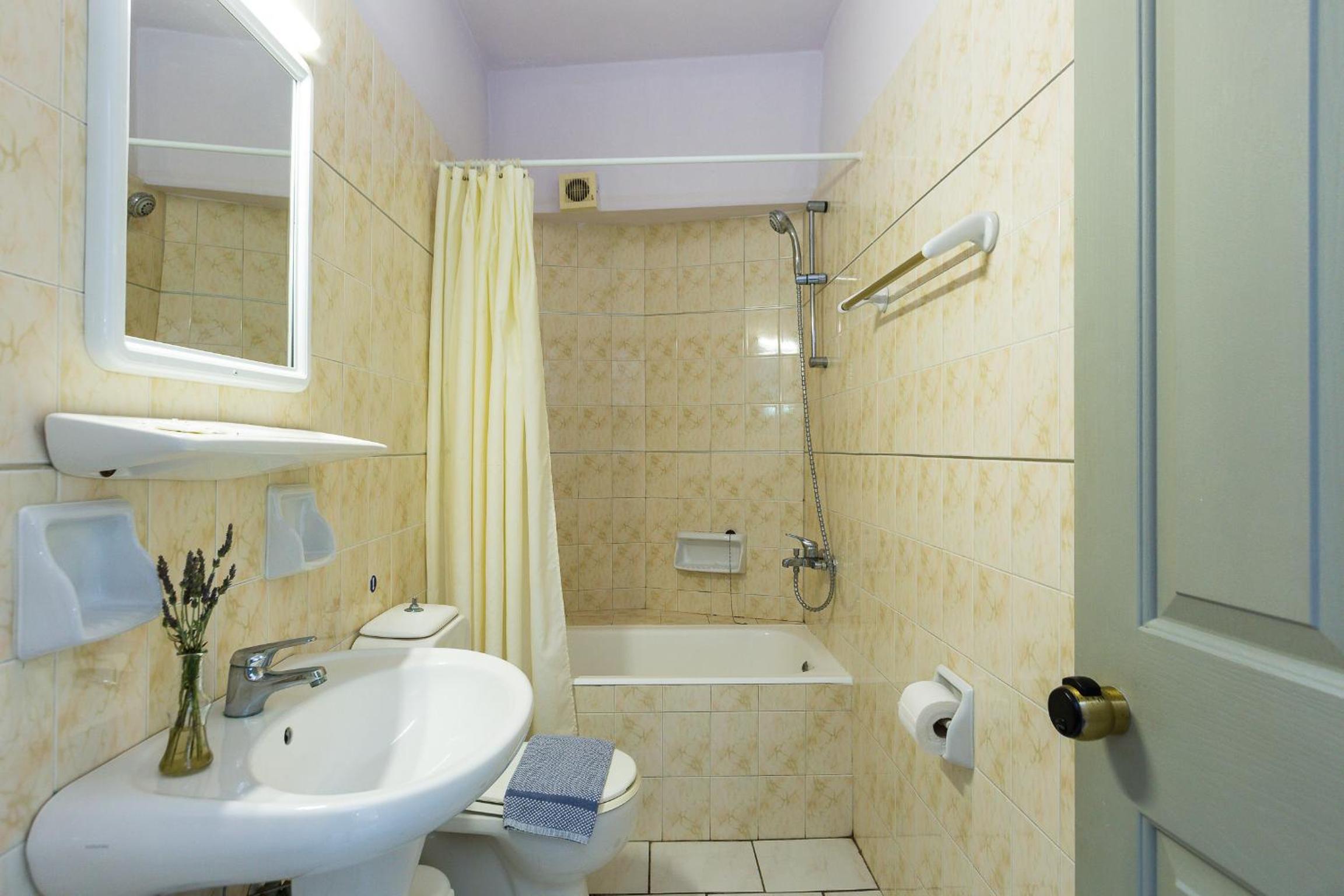 Deluxe Triple Room photo 3