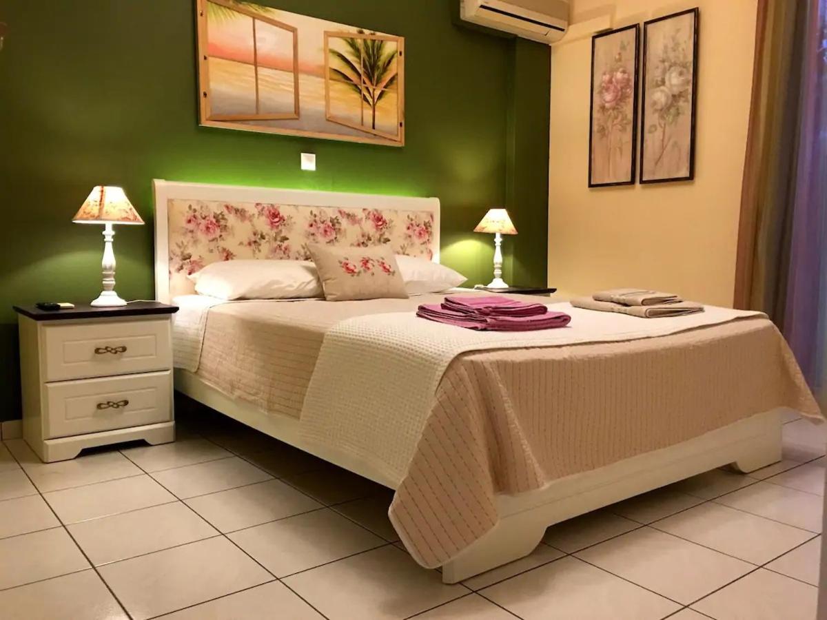 One-Bedroom Apartment with Garden photo 1