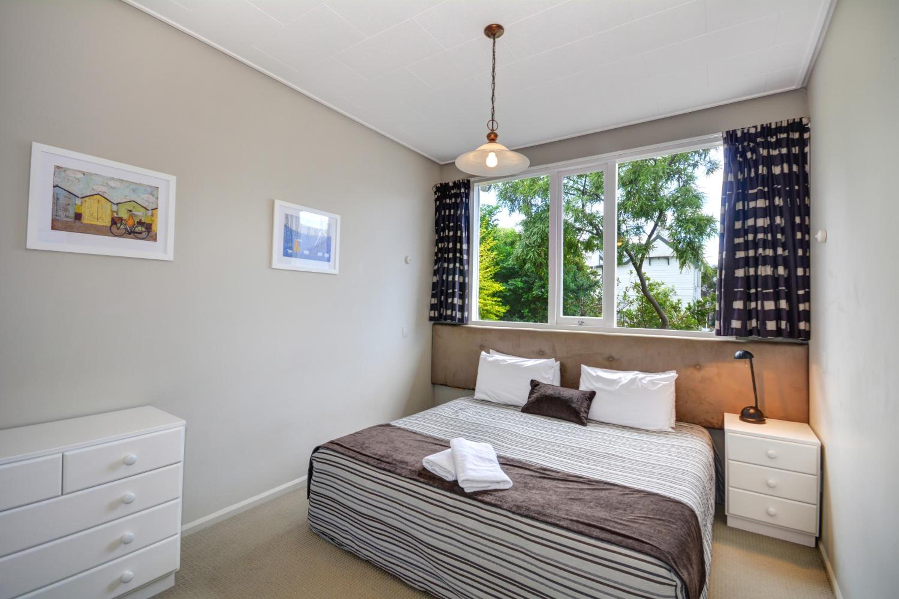 Four-Bedroom Apartment with Terrace - Photo 1