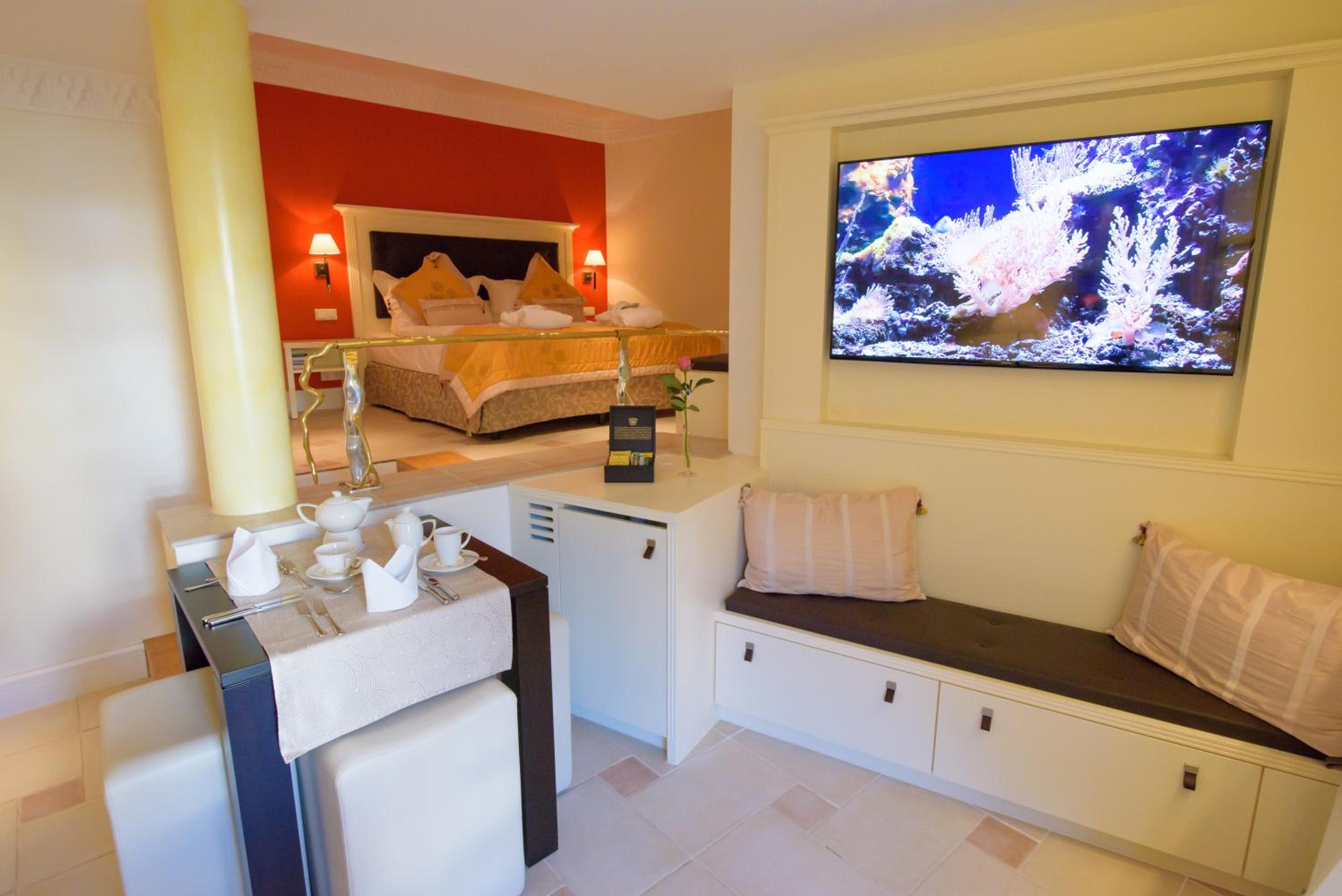 Junior Suite - Photo 1