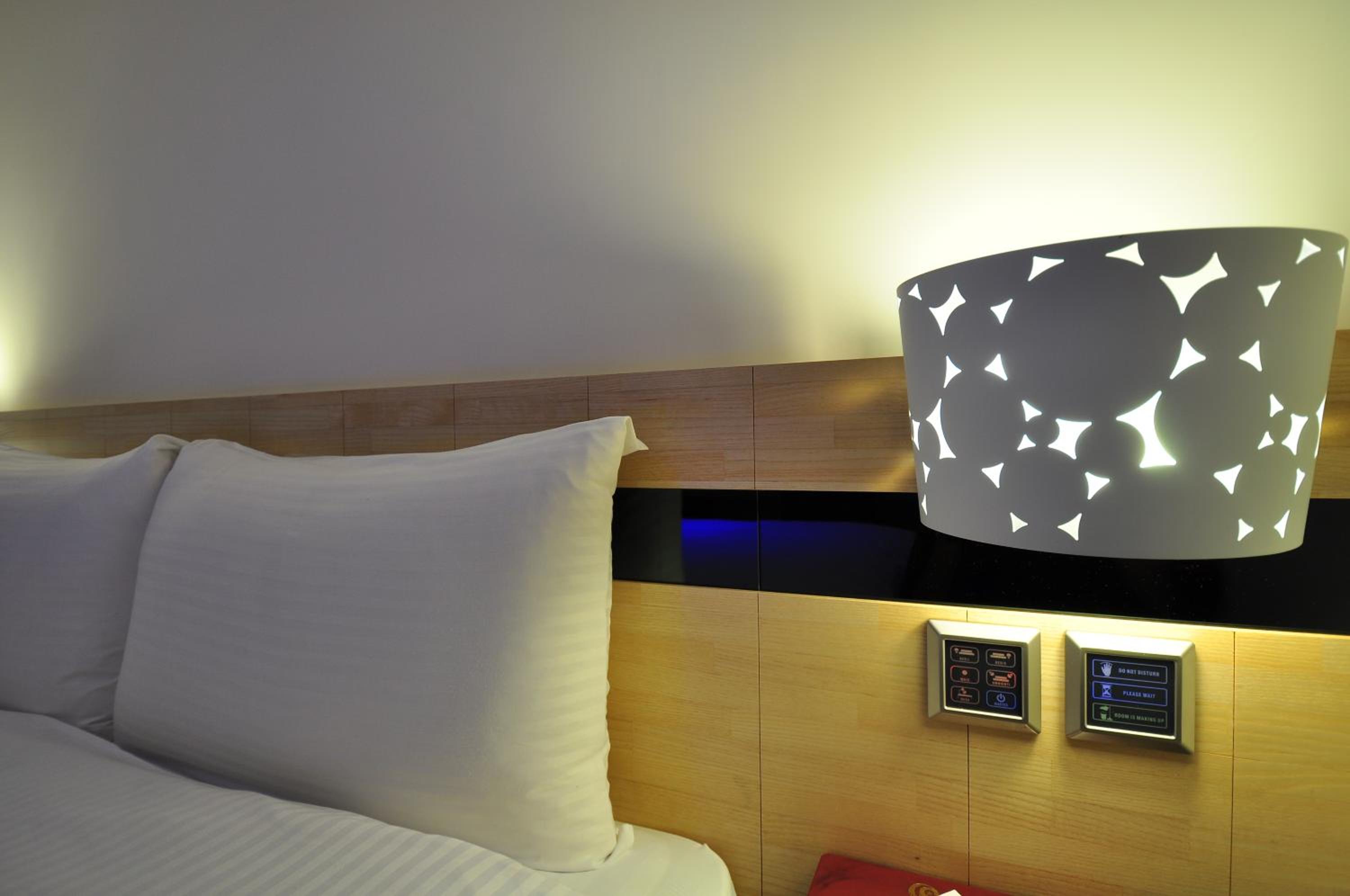 Standard Double Room - Photo 7