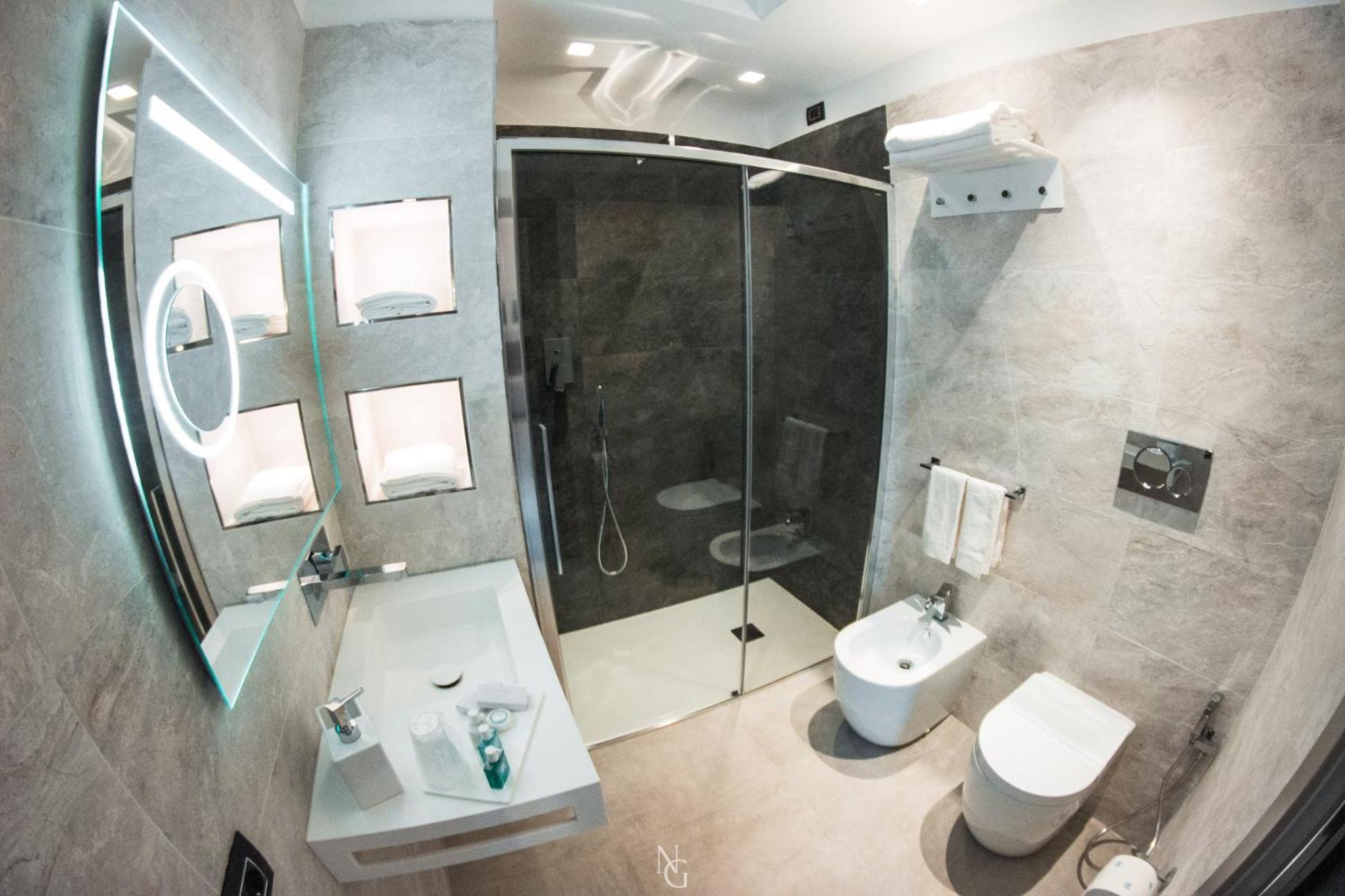 Deluxe Triple Room - Photo 10