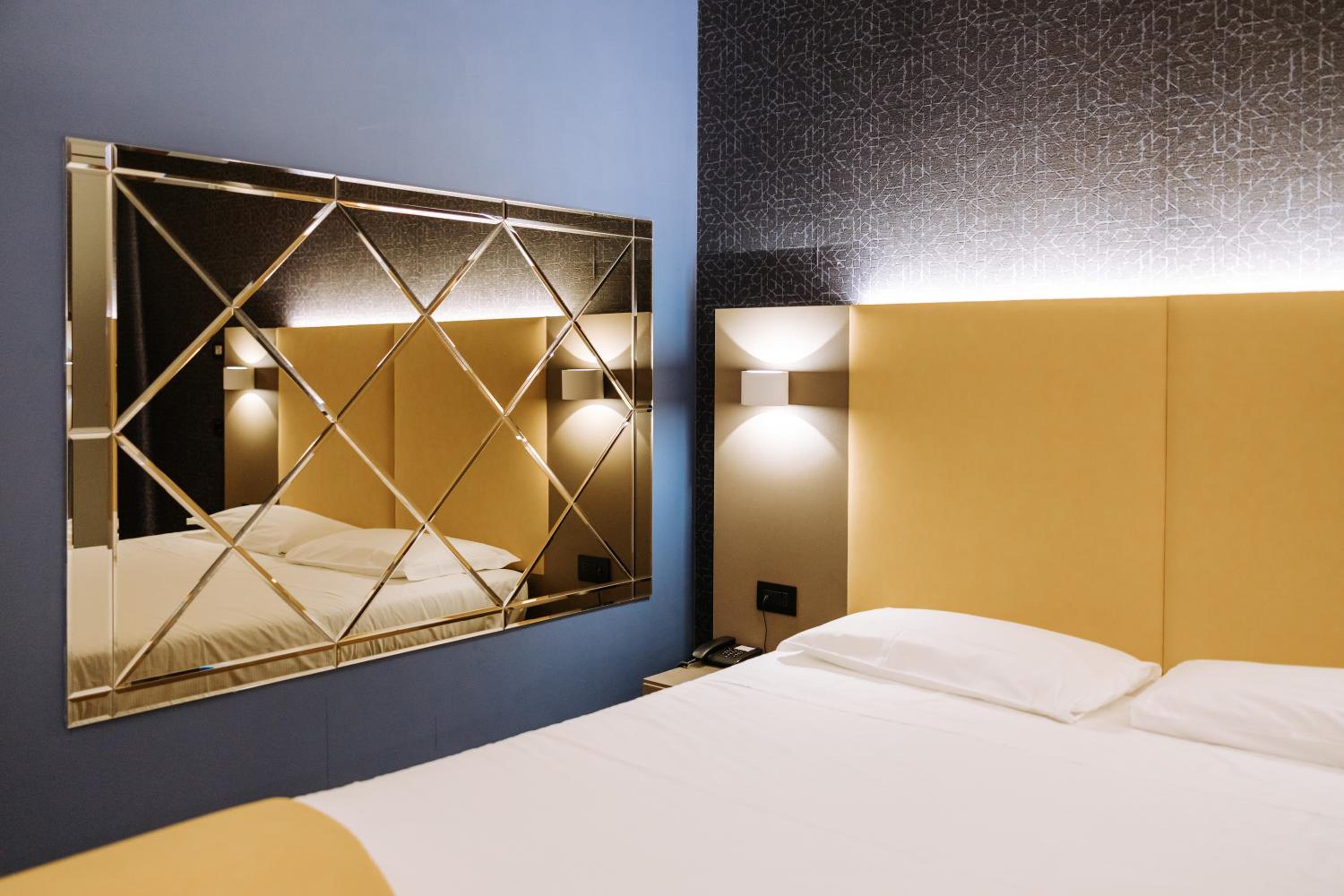 Double Room - Photo 5