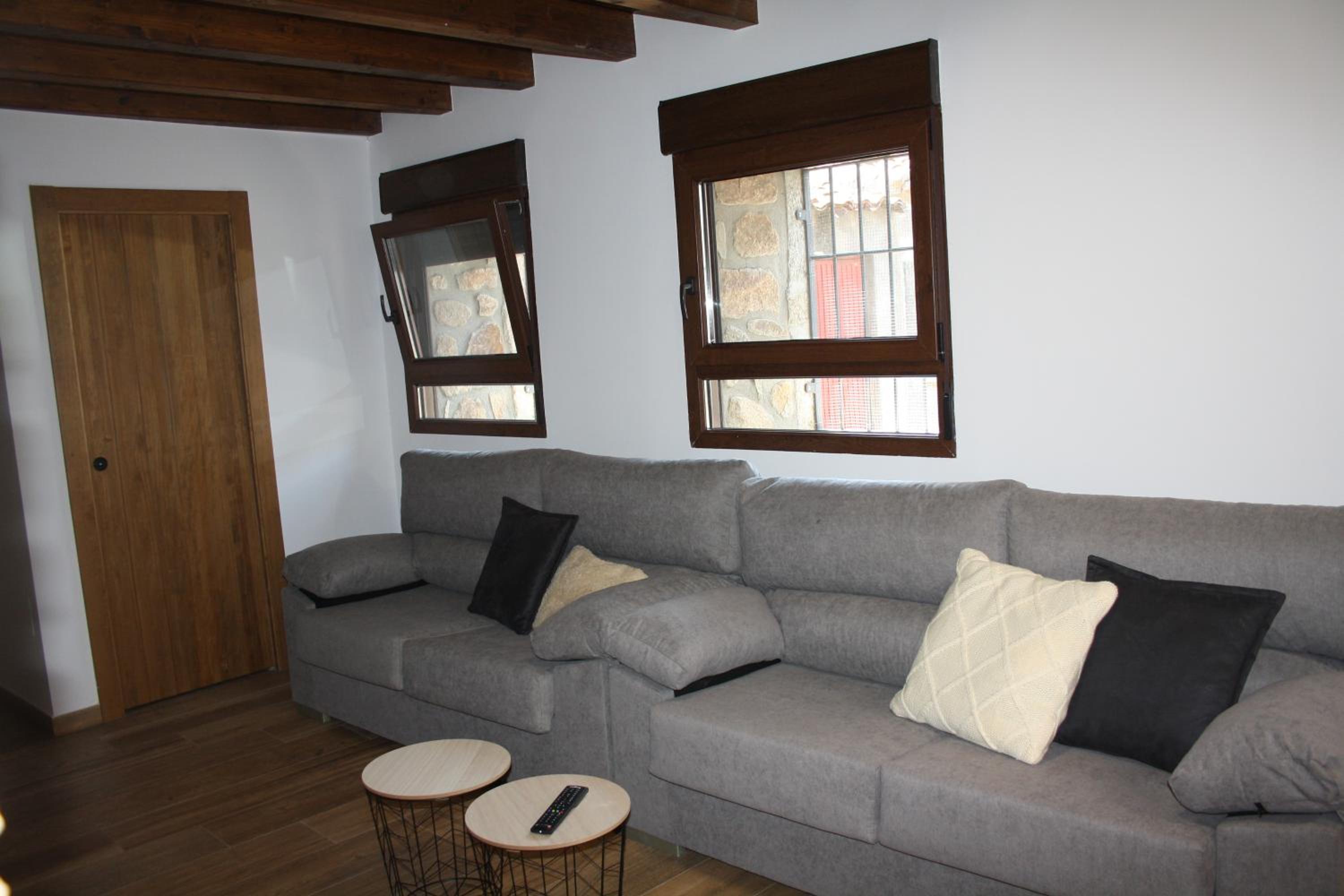 Three-Bedroom House photo 3