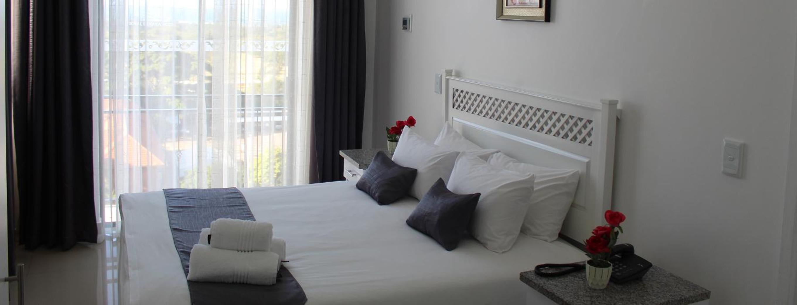 Family Suite with Balcony - Photo 3