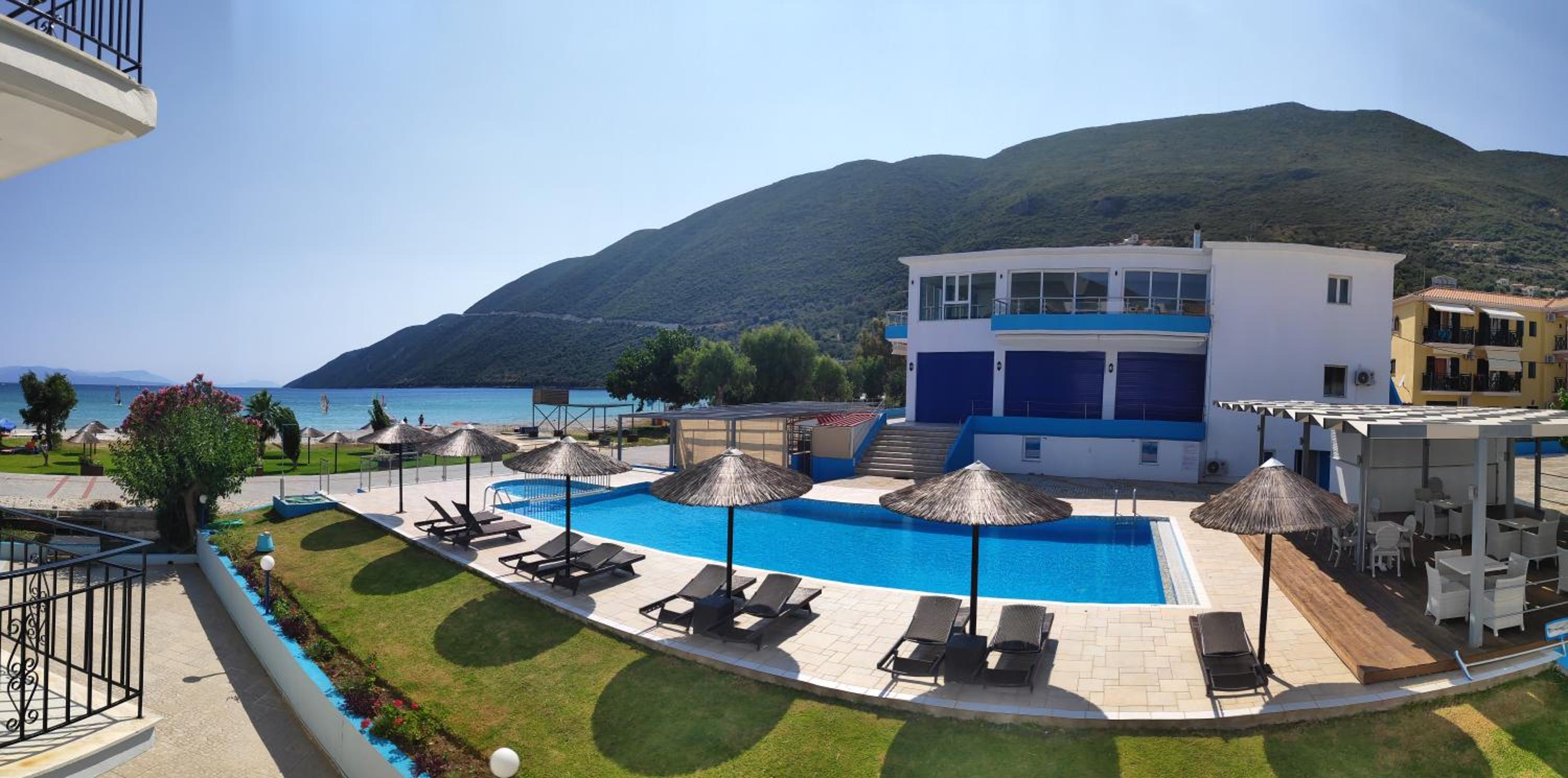Double or Twin Room with Sea View - Photo 9