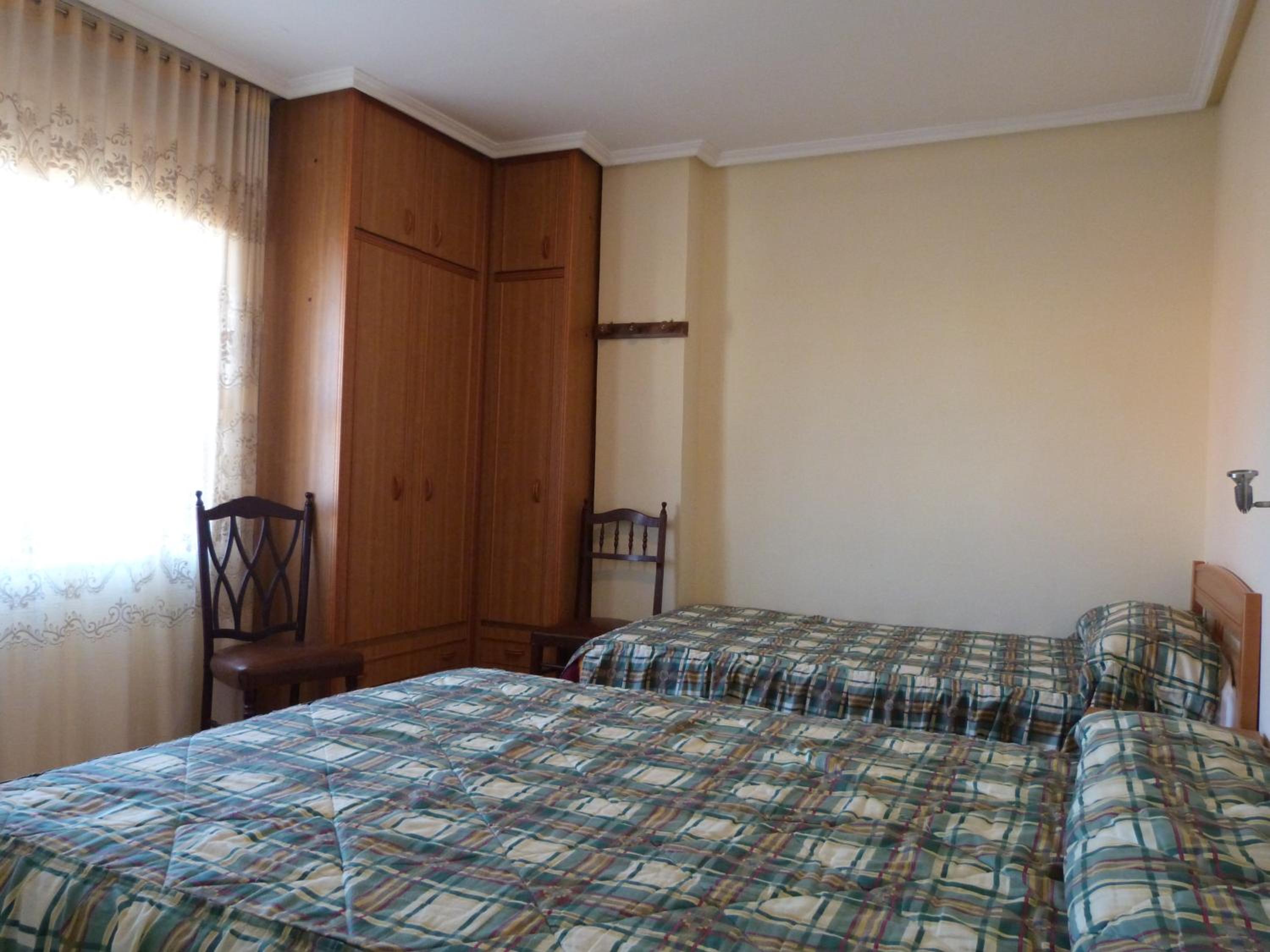 Twin Room - Photo 5