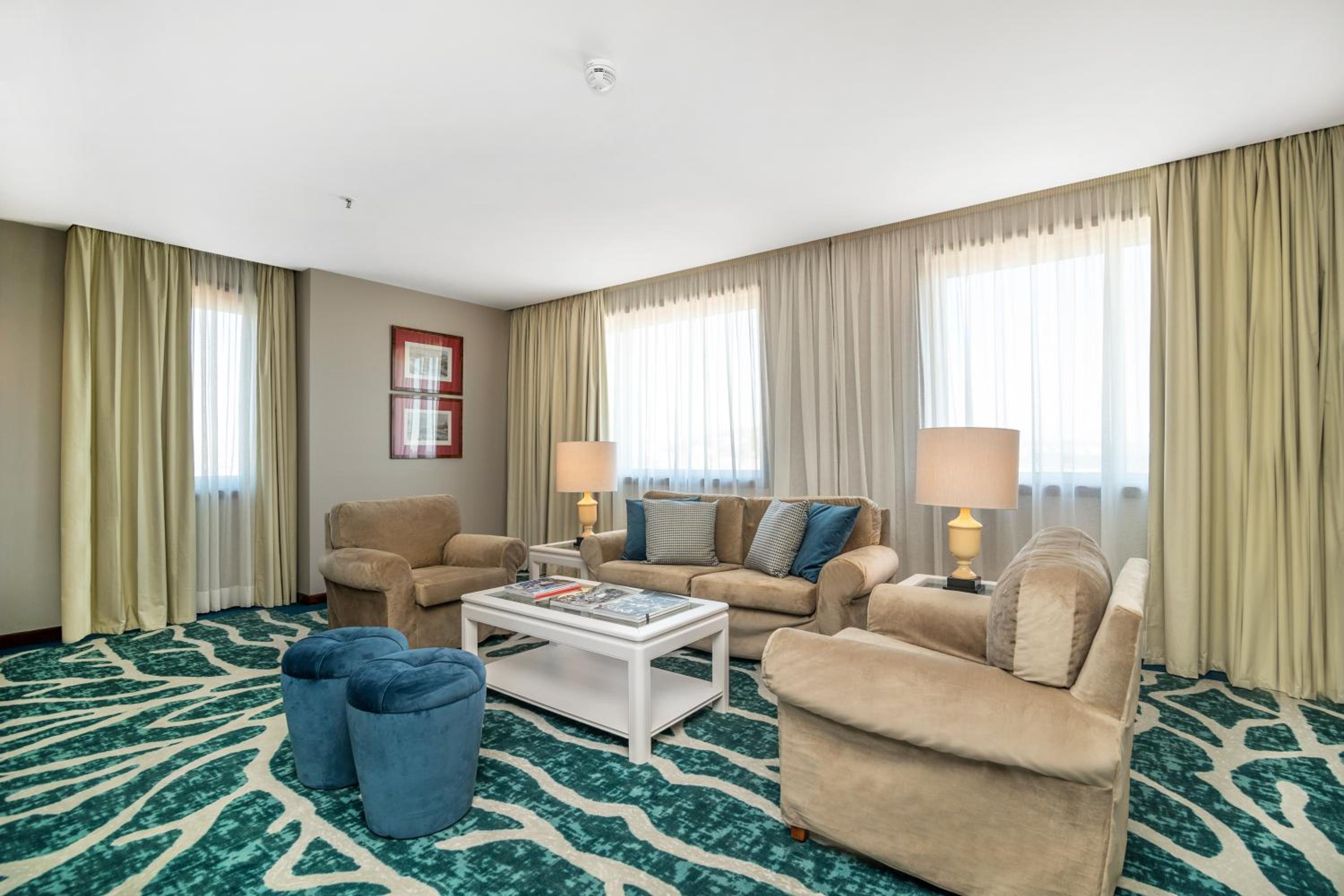 Deluxe Suite photo 3