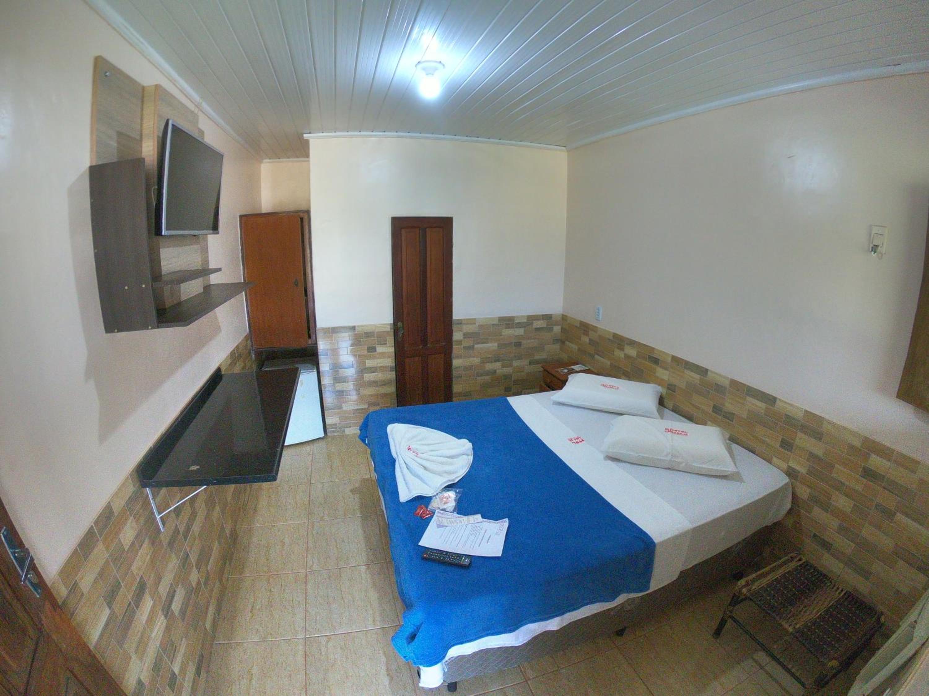Standard Double or Twin Room - Photo 8