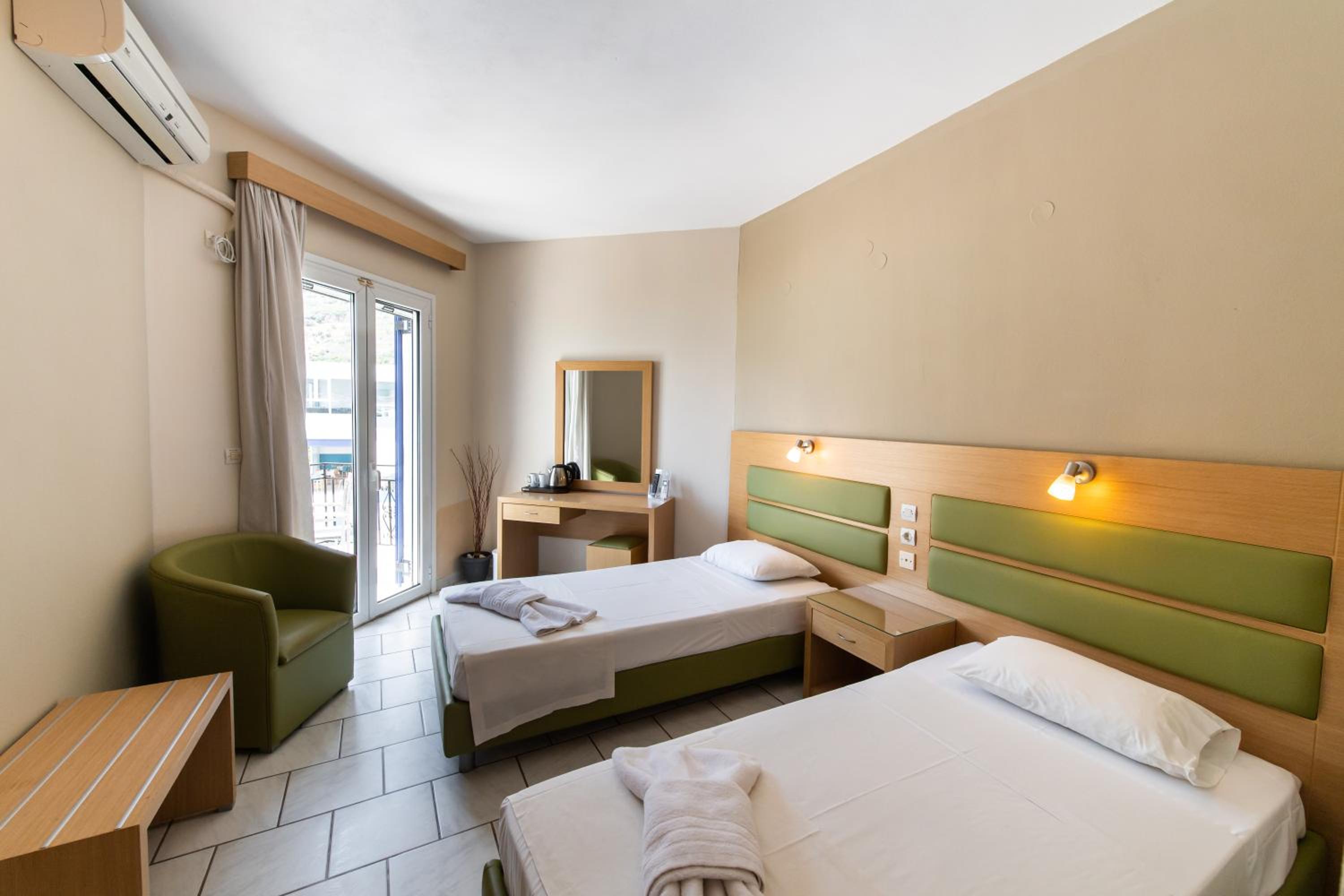 Double or Twin Room with Sea View - Photo 1