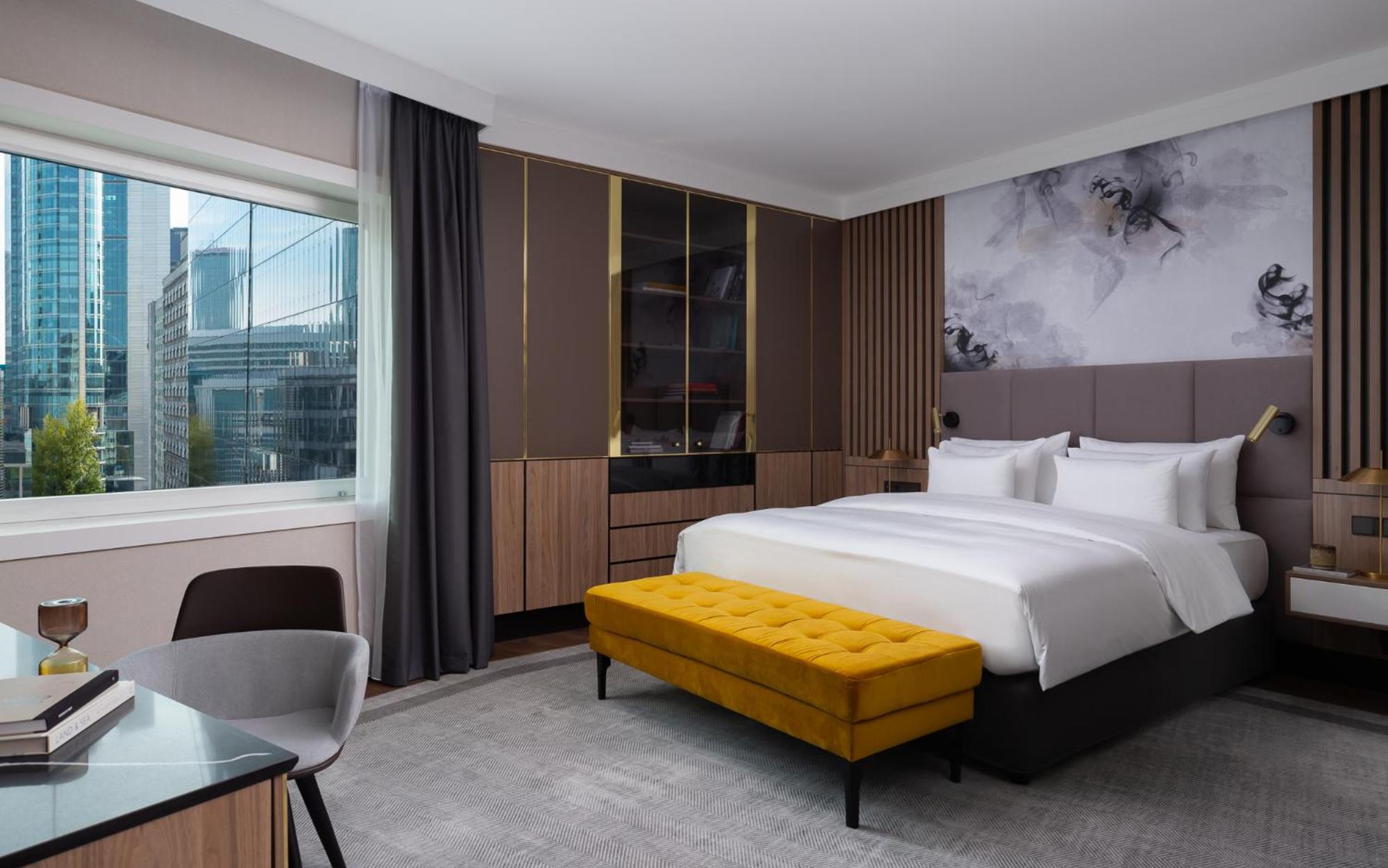 Presidential Suite with Lounge Access photo 2