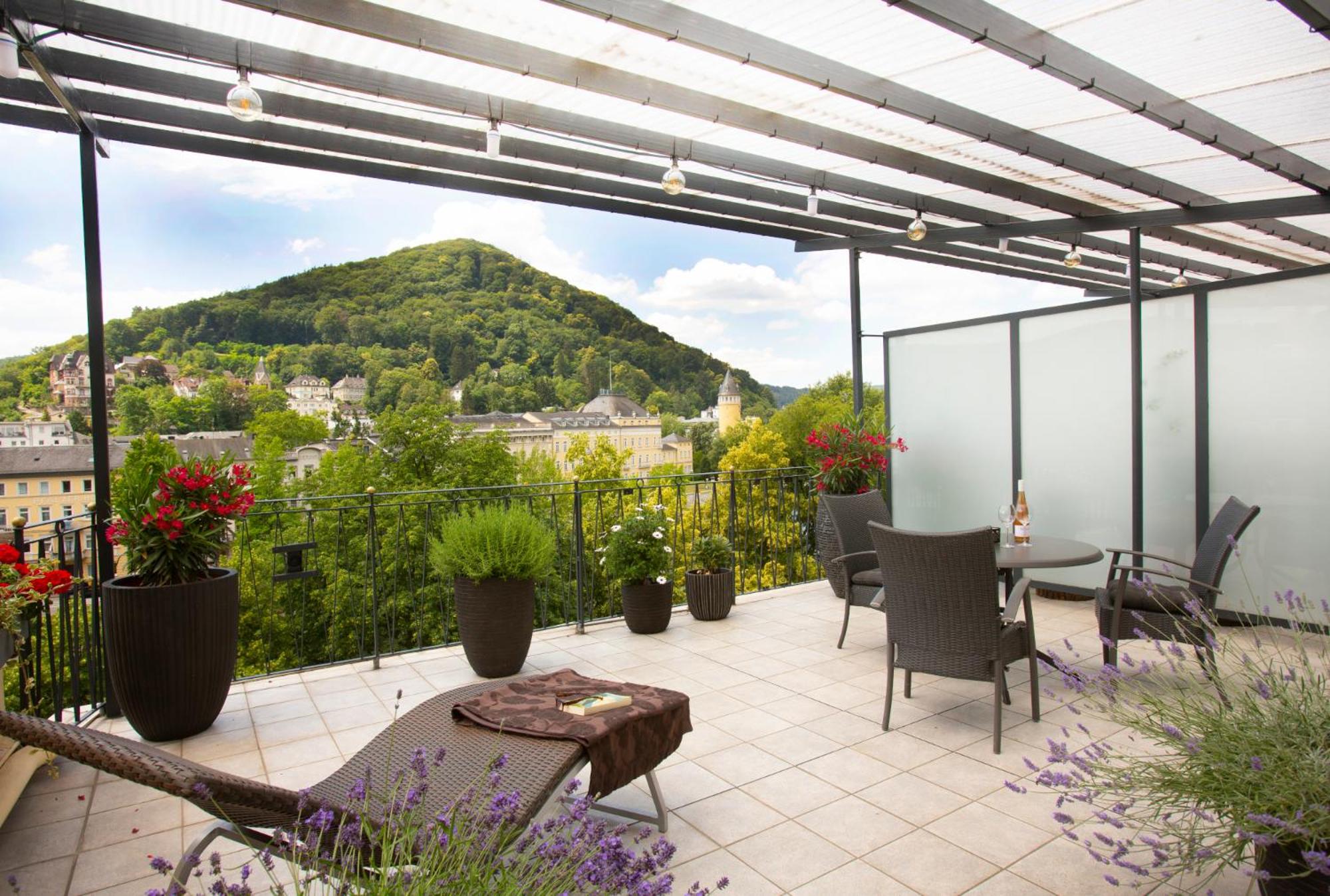 Suite - Photo 2