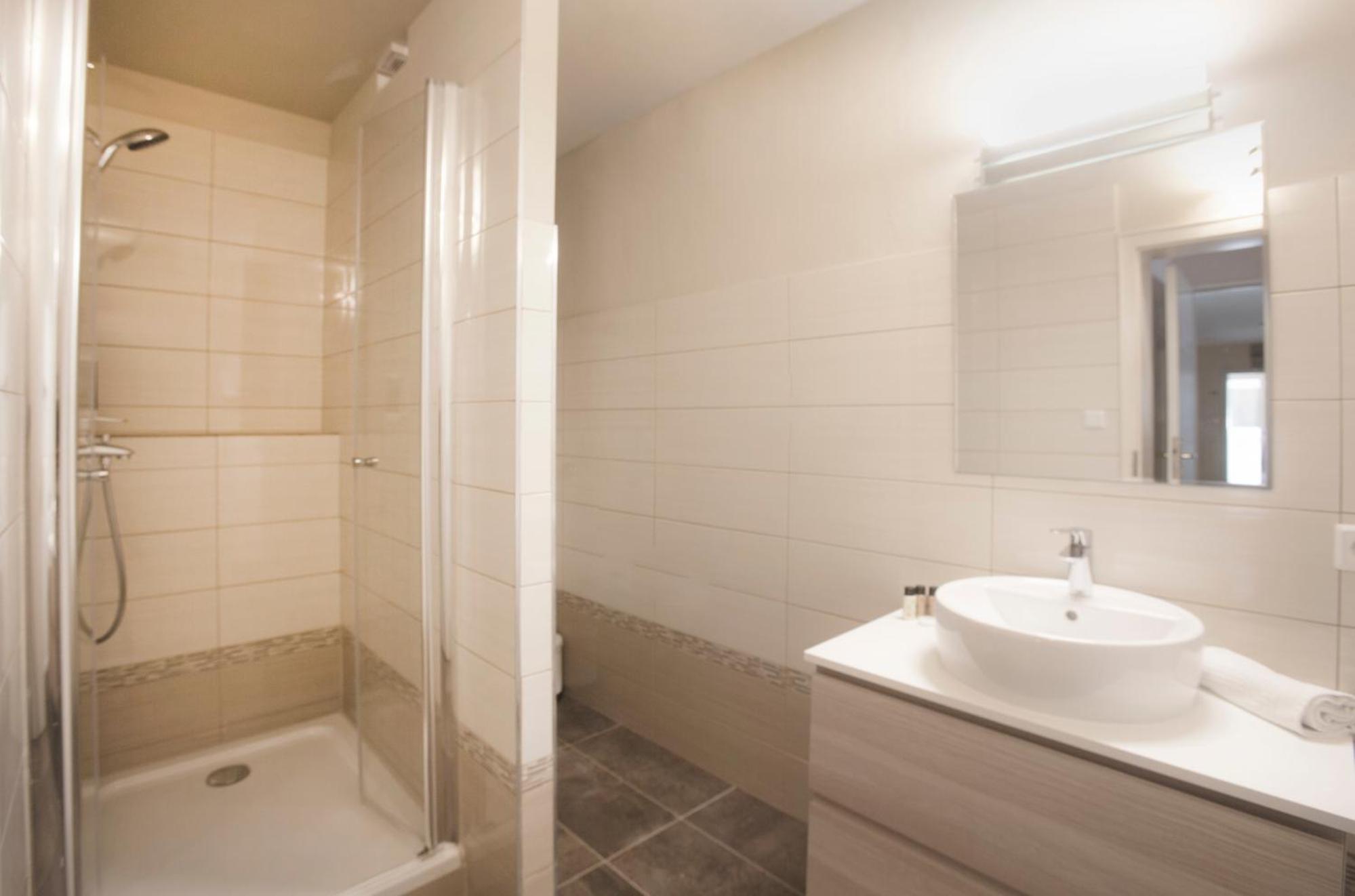Standard Double Room - Photo 3