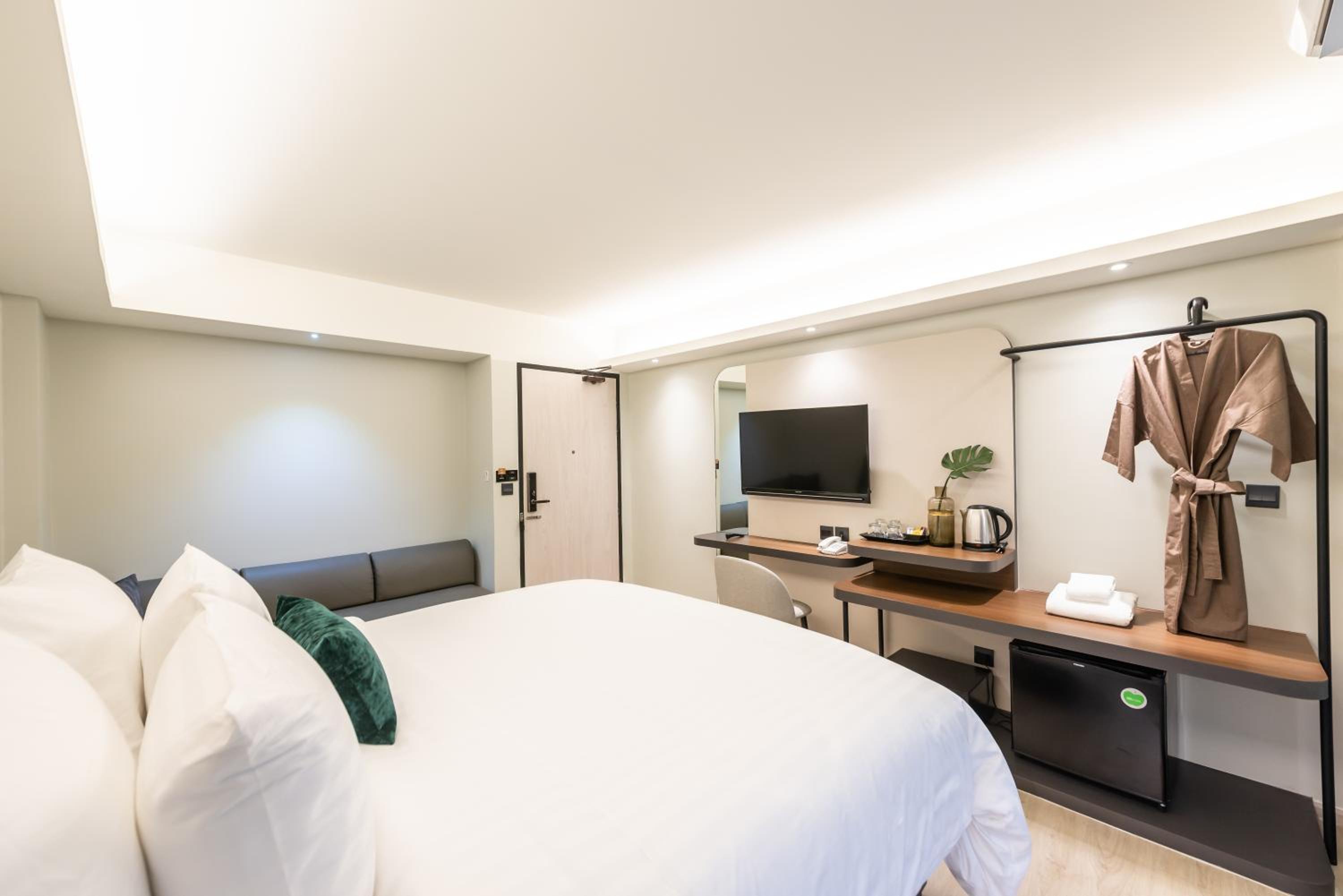 Deluxe King Room photo 3