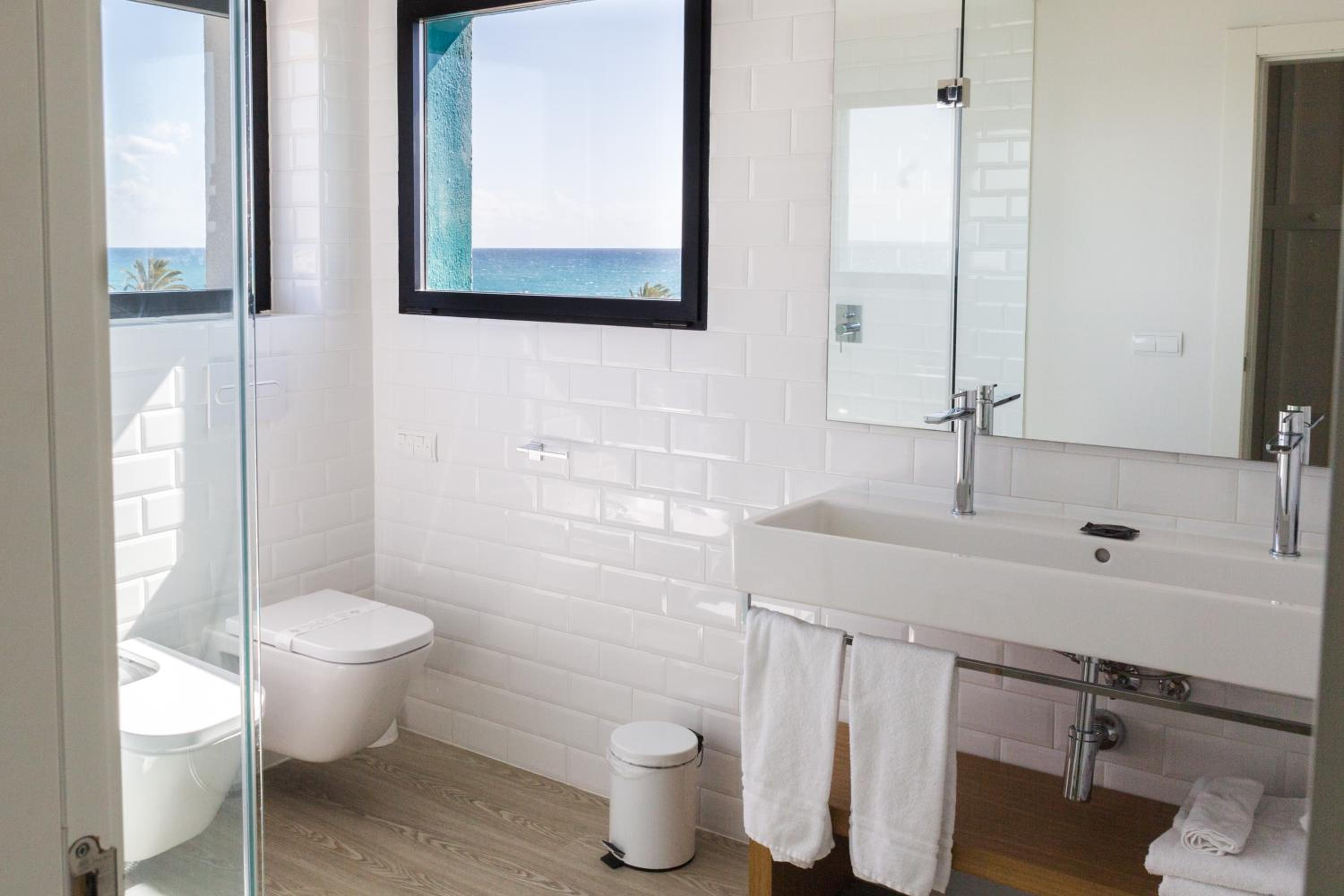 Superior Double Room with Sea View - Photo 7