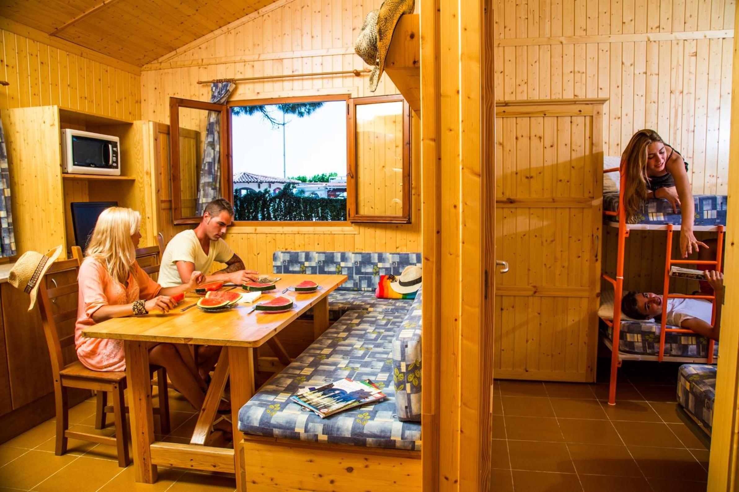 Two-Bedroom Bungalow (5-6 Adults) photo 2